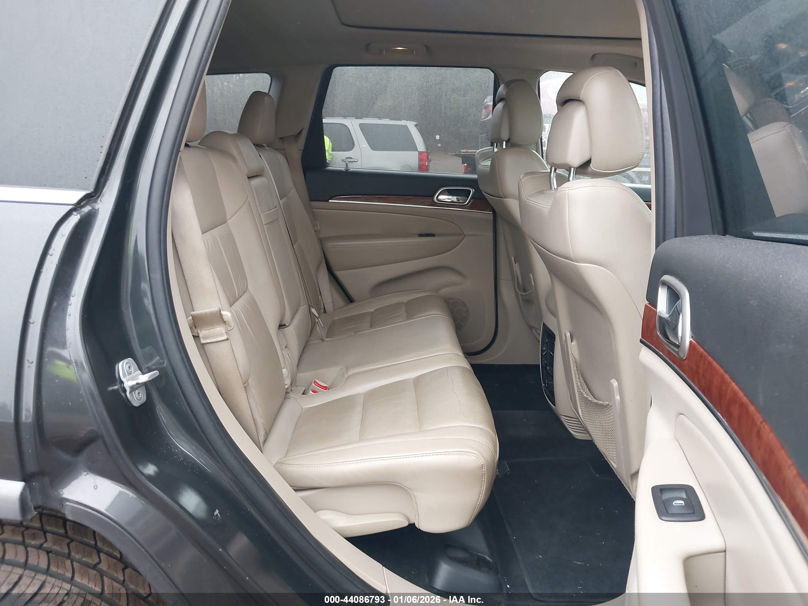 JEEP GRAND image 8