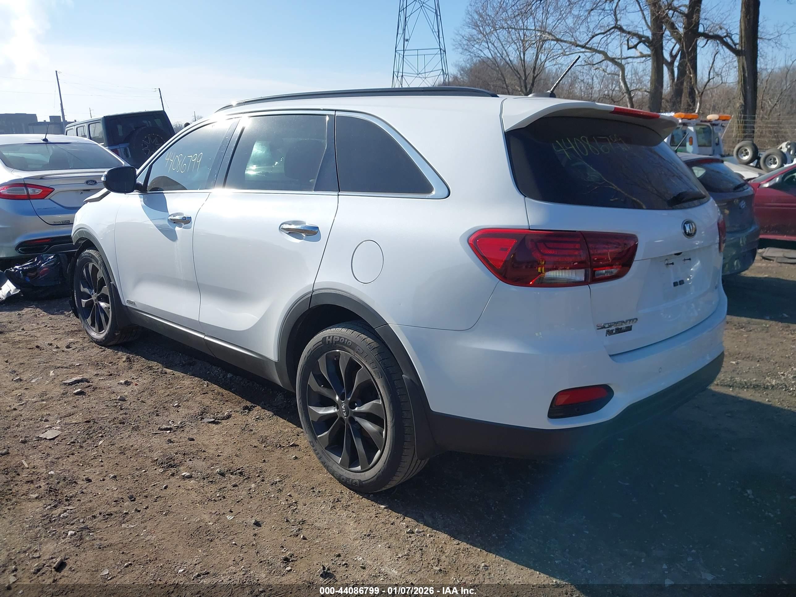 KIA SORENTO image 3