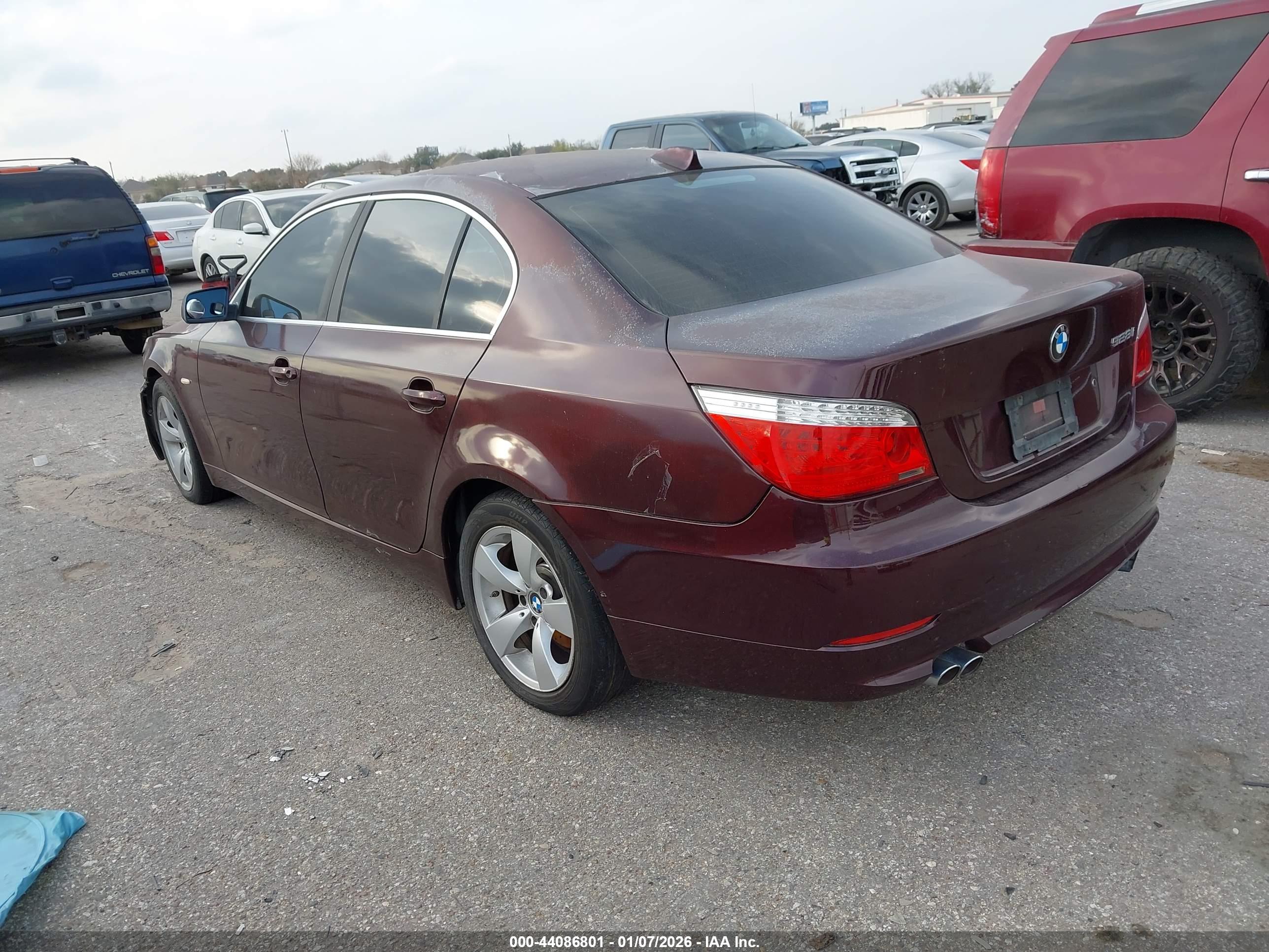 BMW 528I image 3