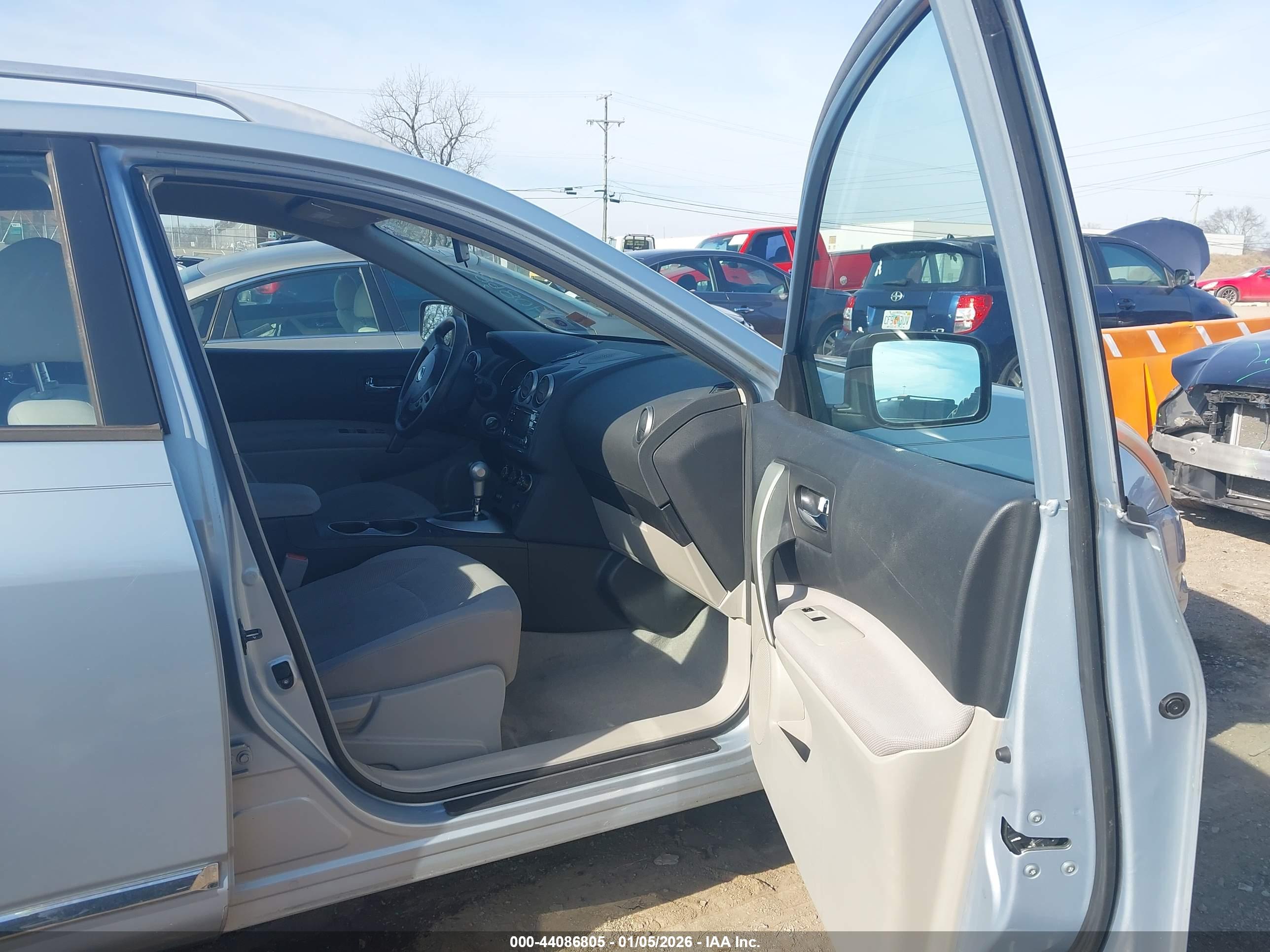 NISSAN ROGUE image 5