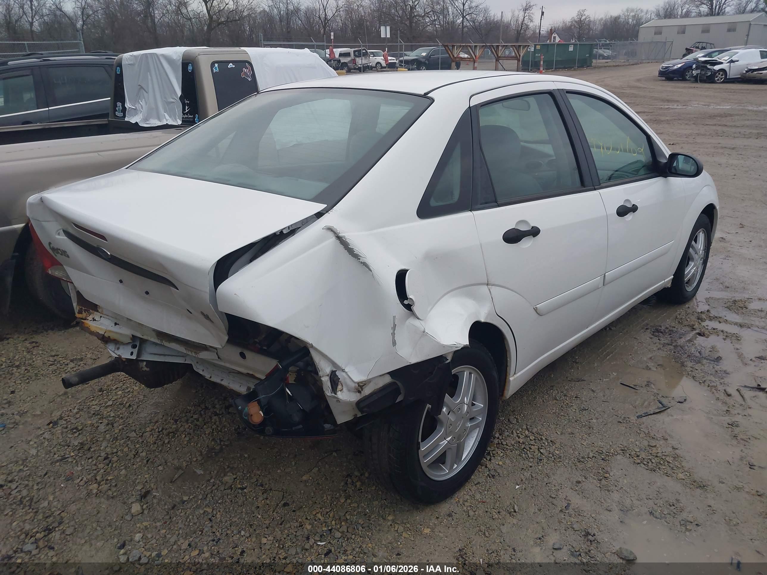 FORD FOCUS image 4