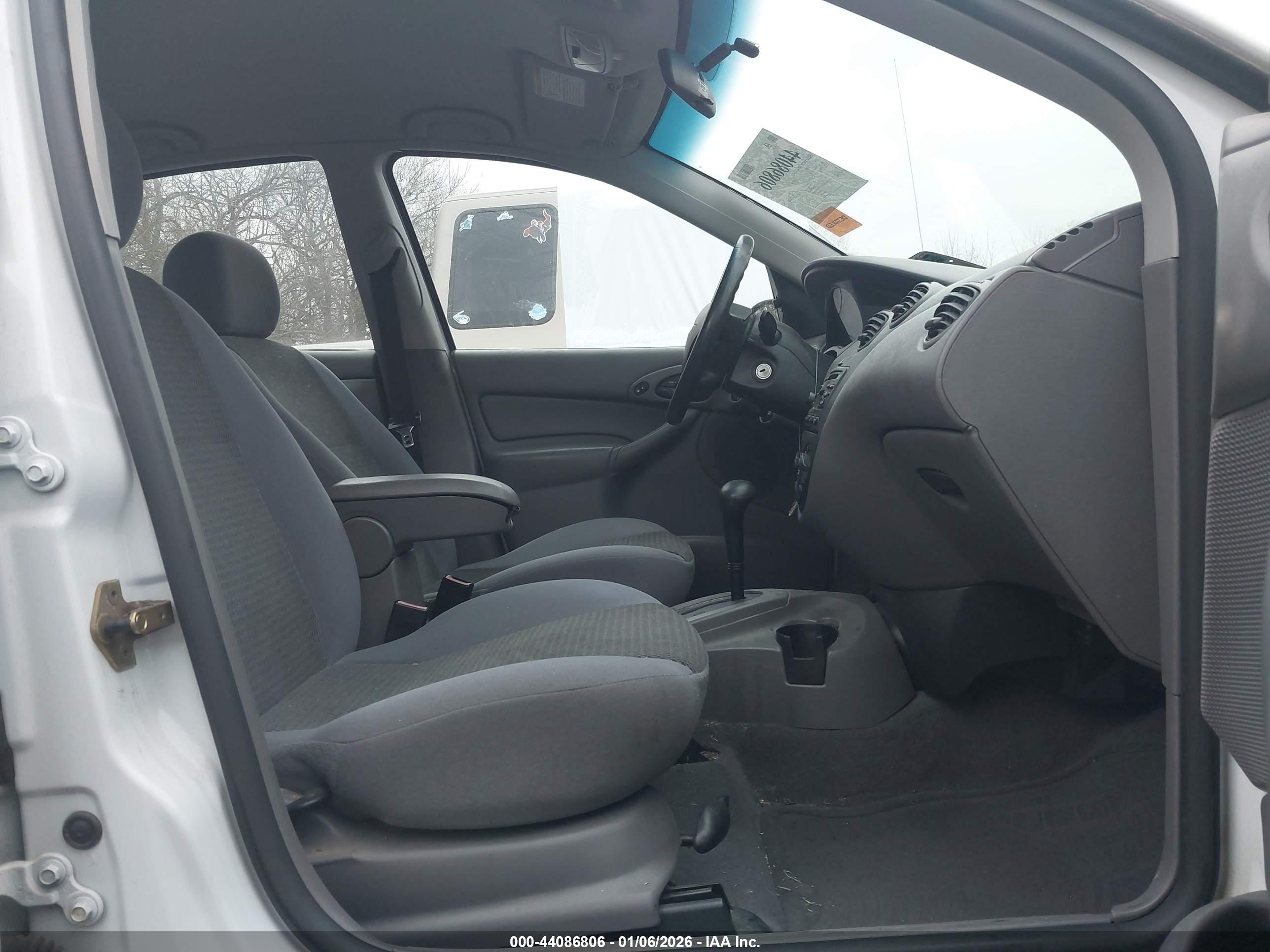FORD FOCUS image 5