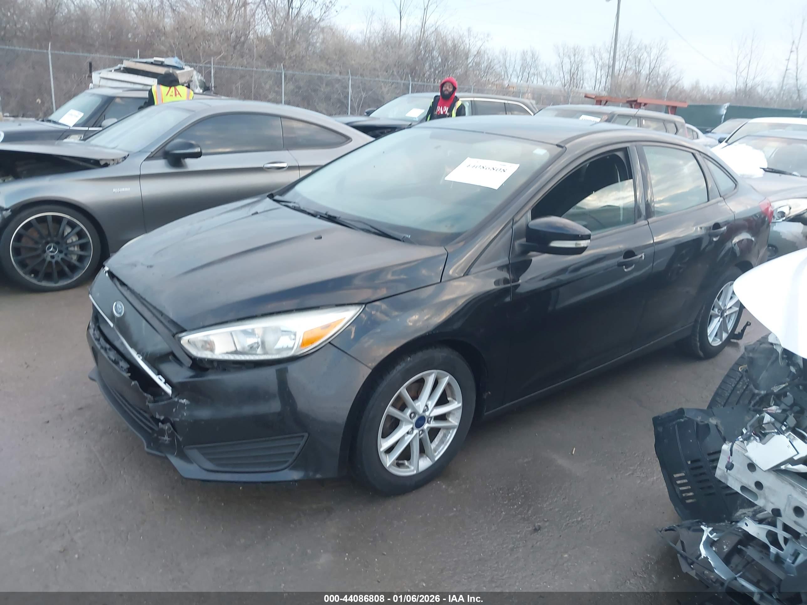 FORD FOCUS image 2