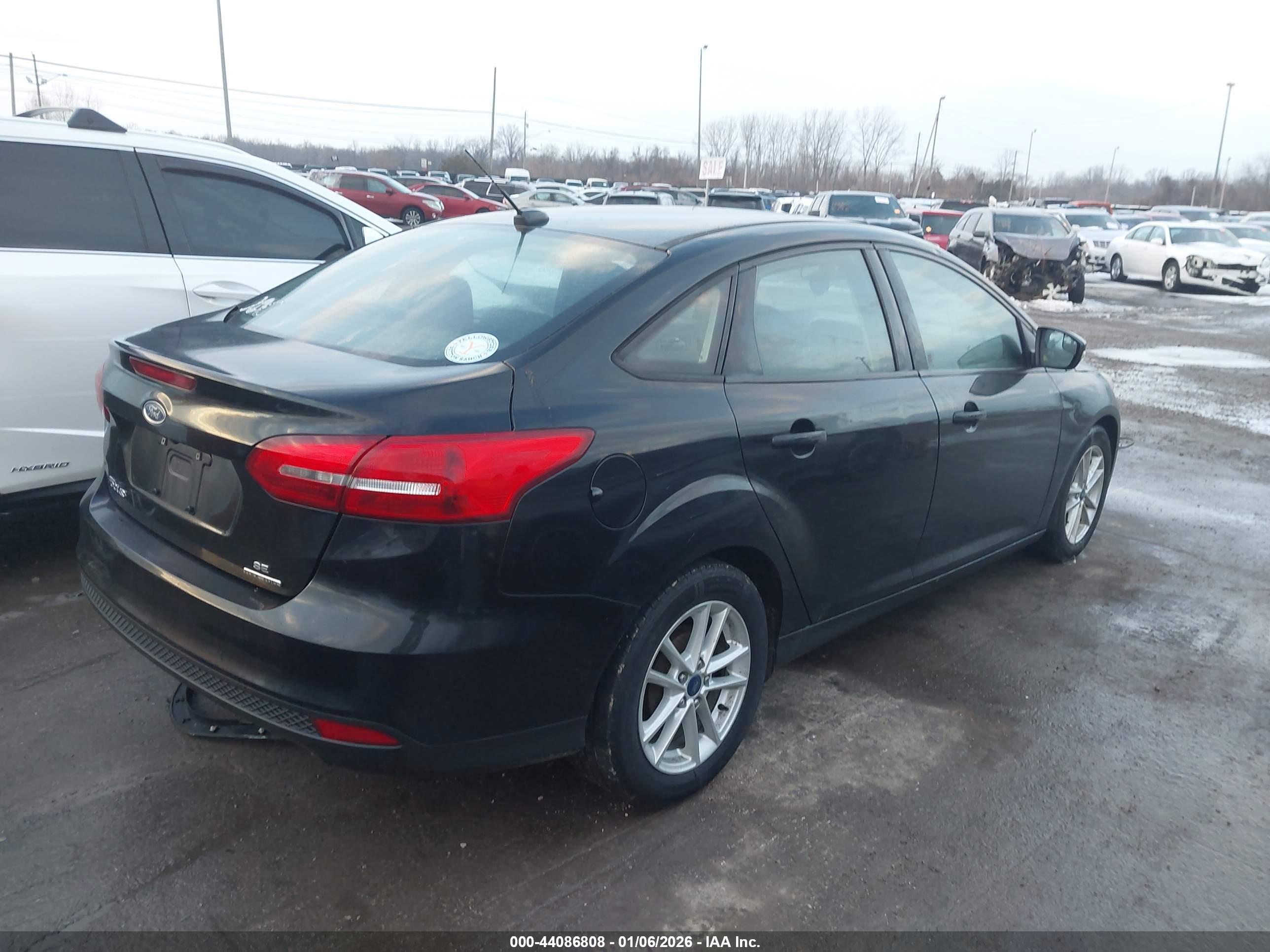 FORD FOCUS image 4