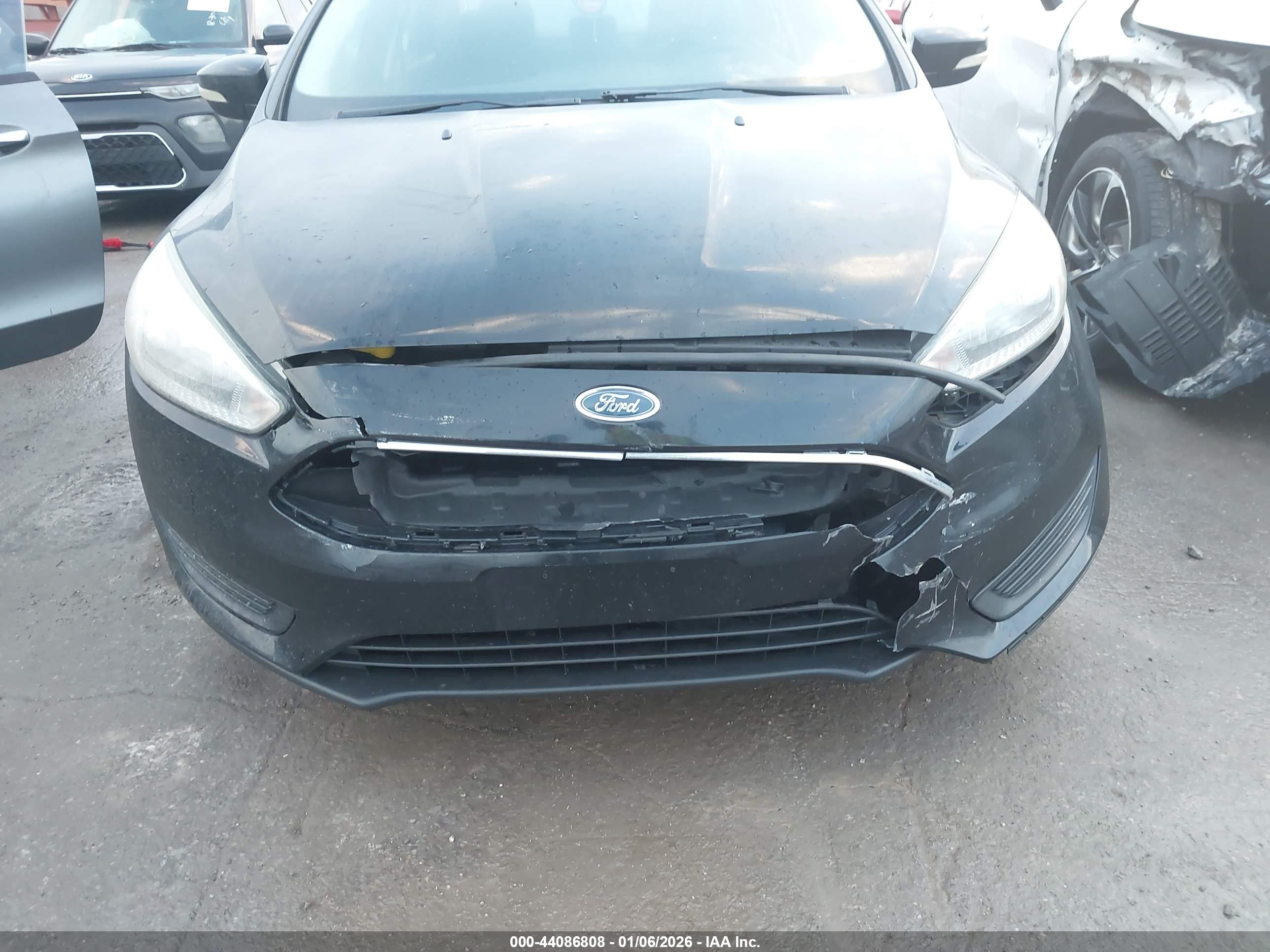 FORD FOCUS image 6