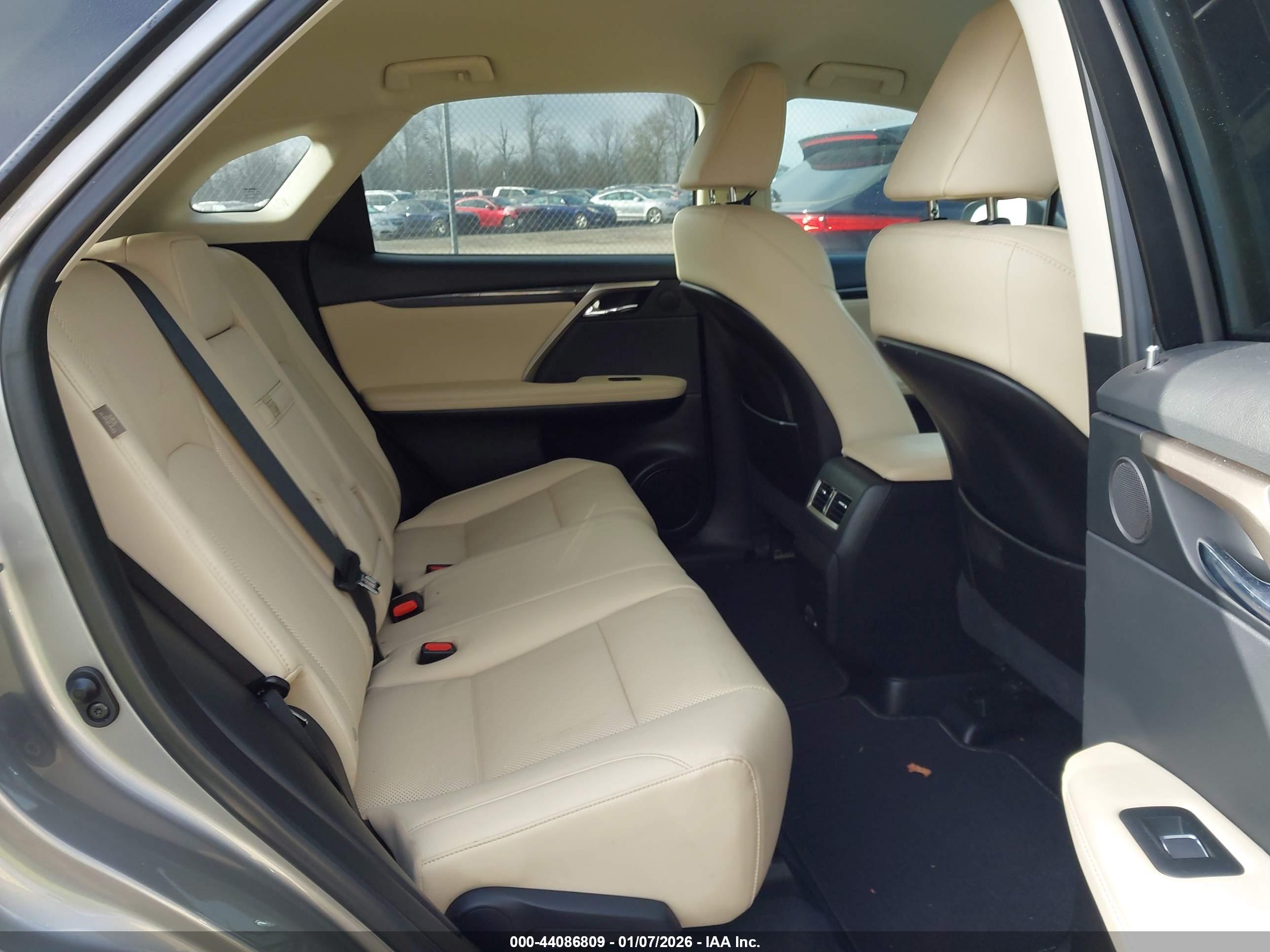 LEXUS RX image 8