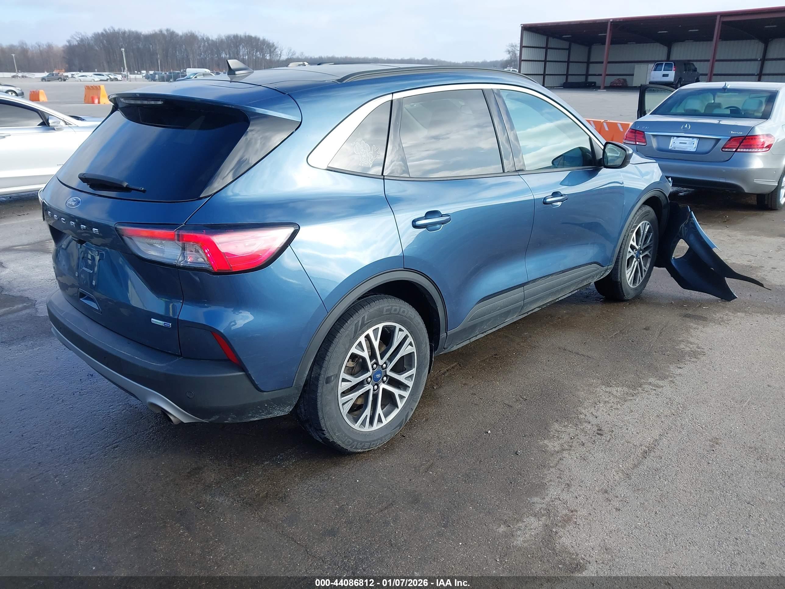 FORD ESCAPE image 4