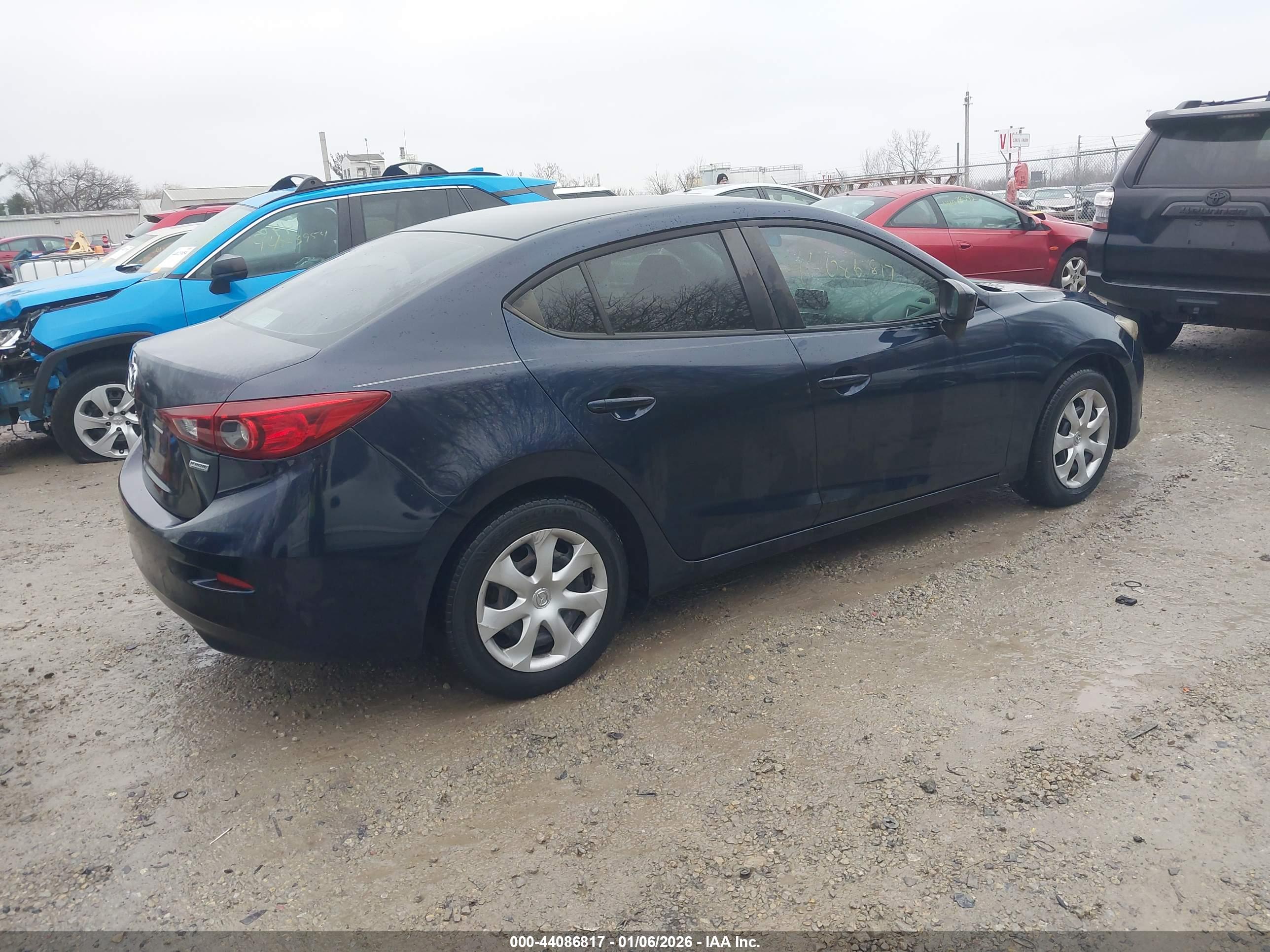 MAZDA MAZDA3 image 4