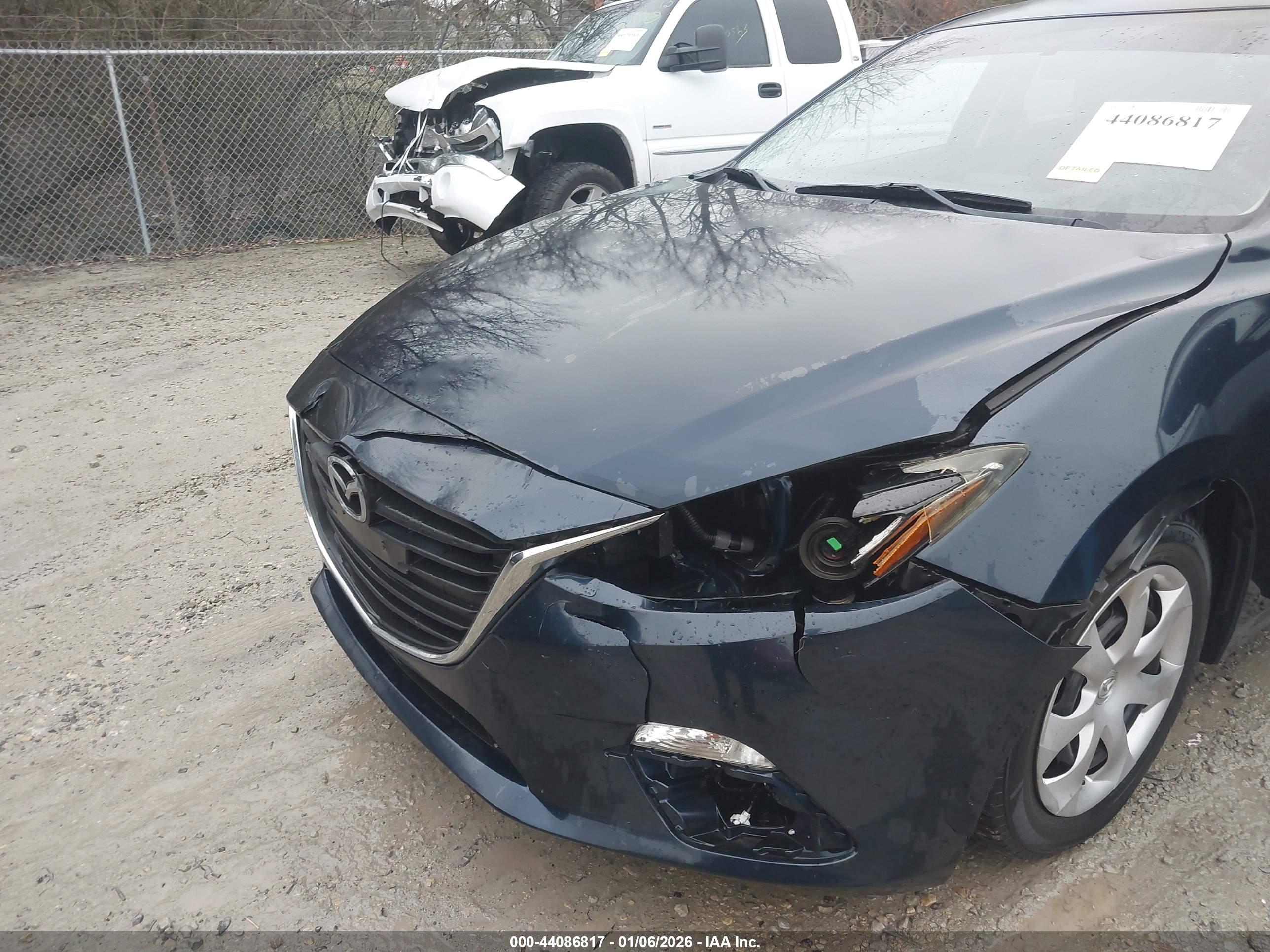MAZDA MAZDA3 image 6