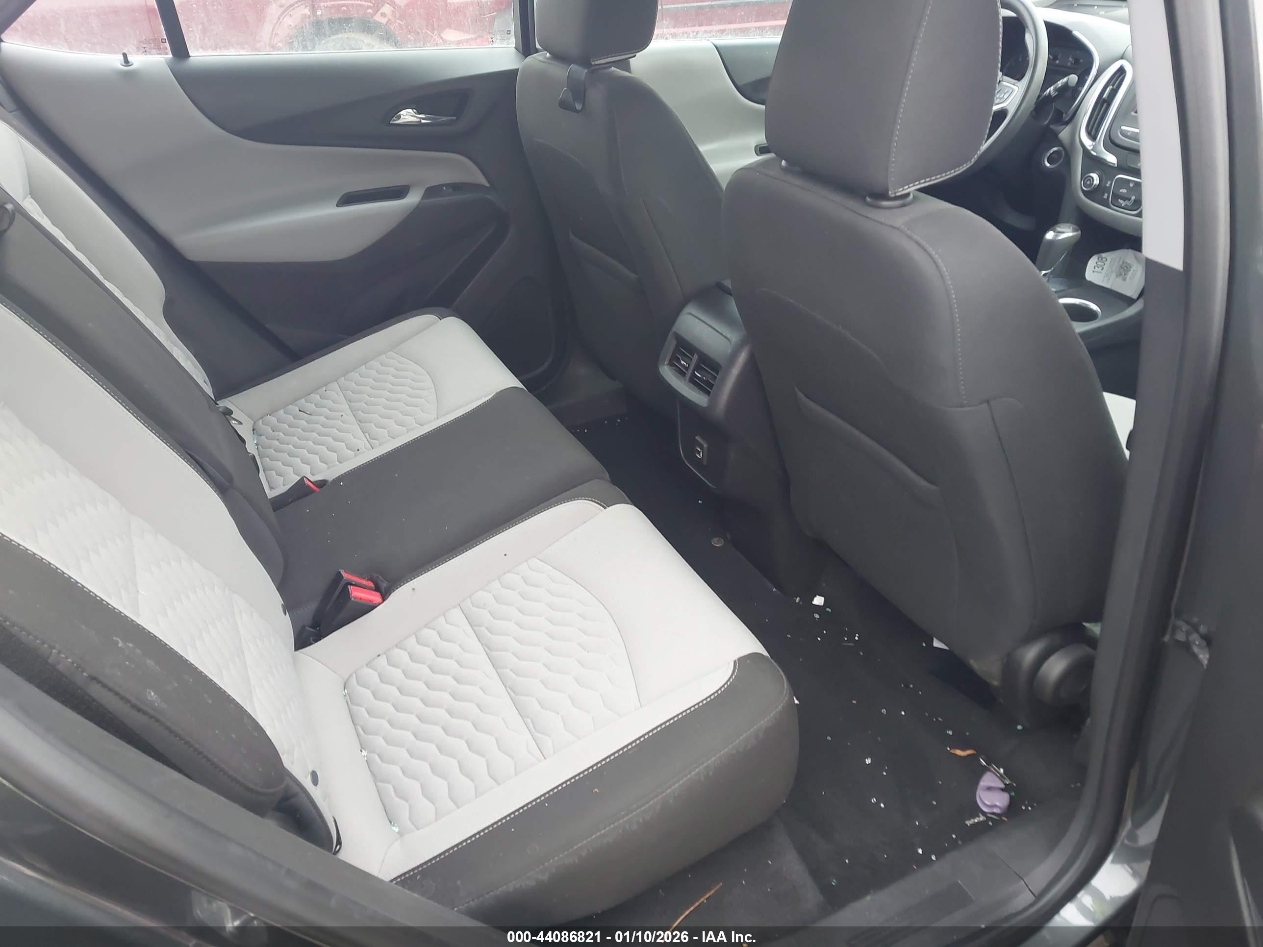 CHEVROLET EQUINOX image 8