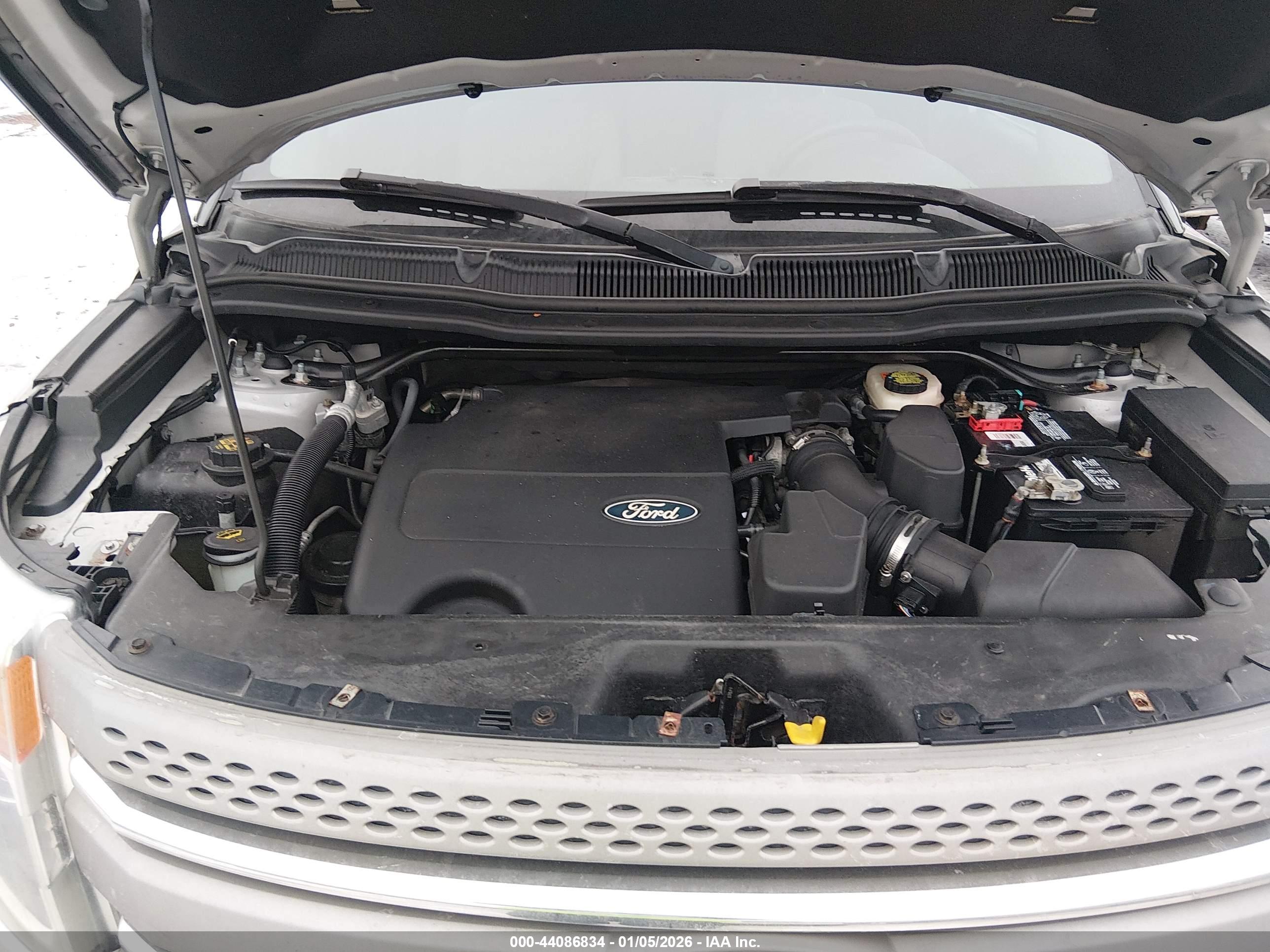 FORD EXPLORER image 10