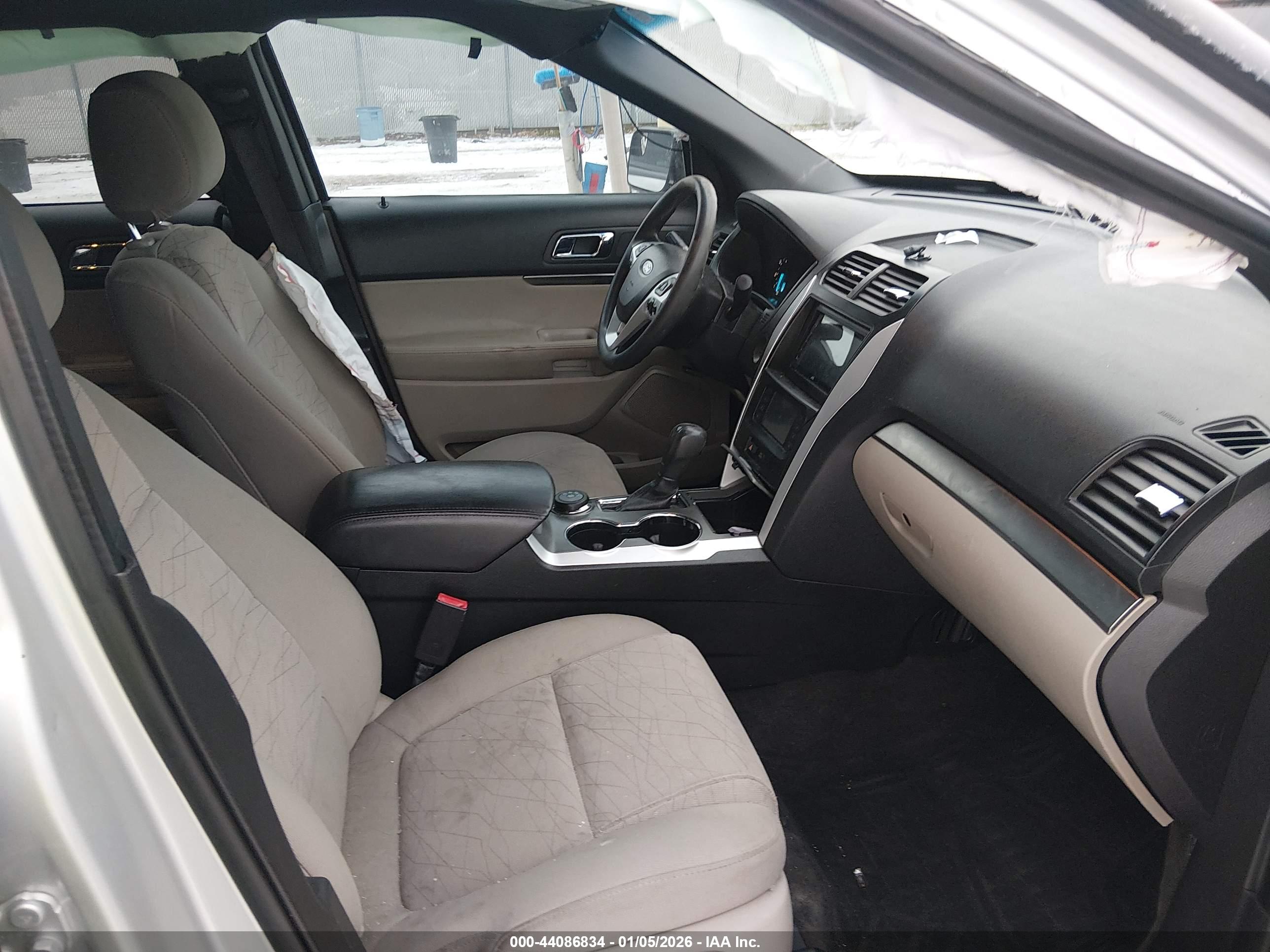 FORD EXPLORER image 5