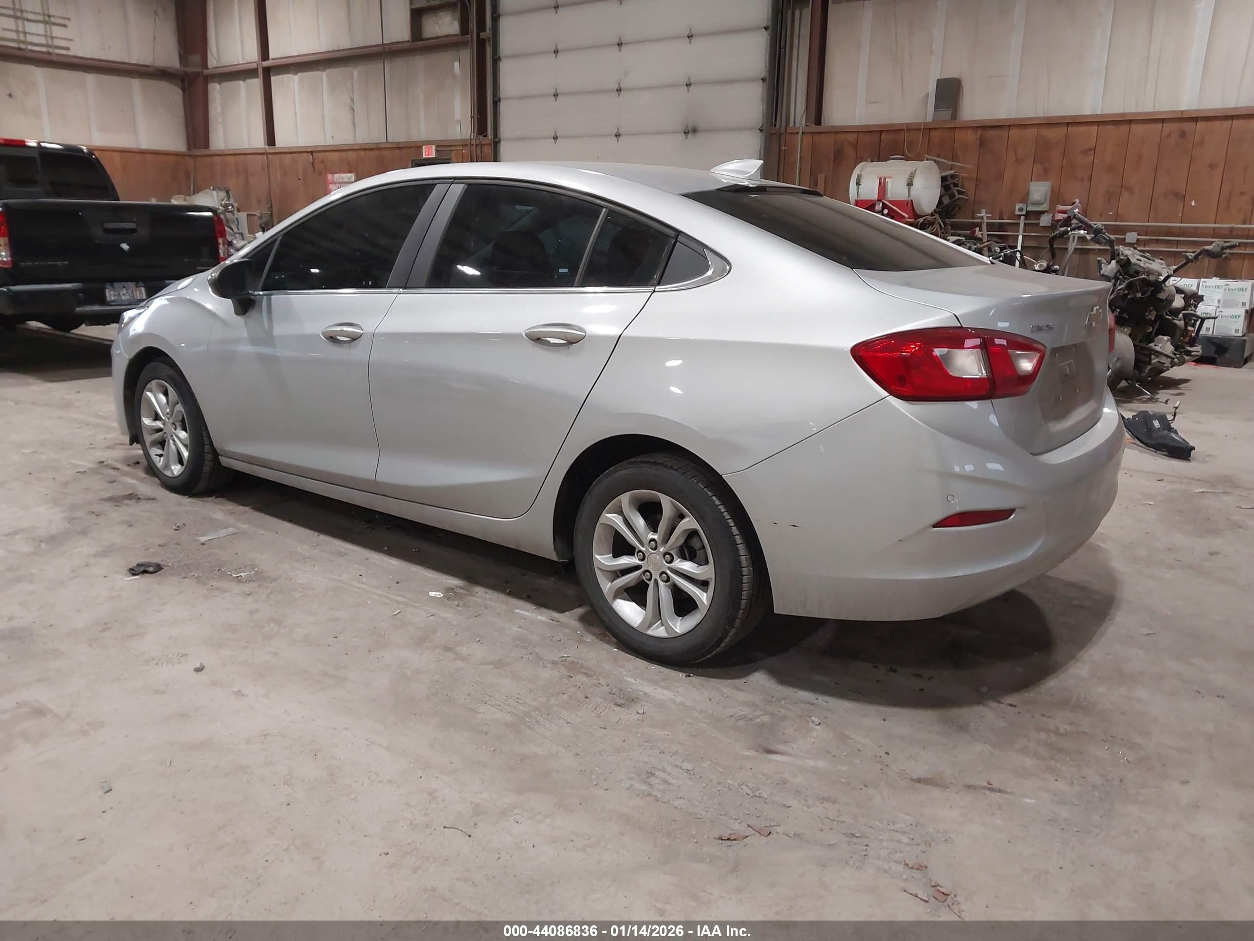 CHEVROLET CRUZE image 3