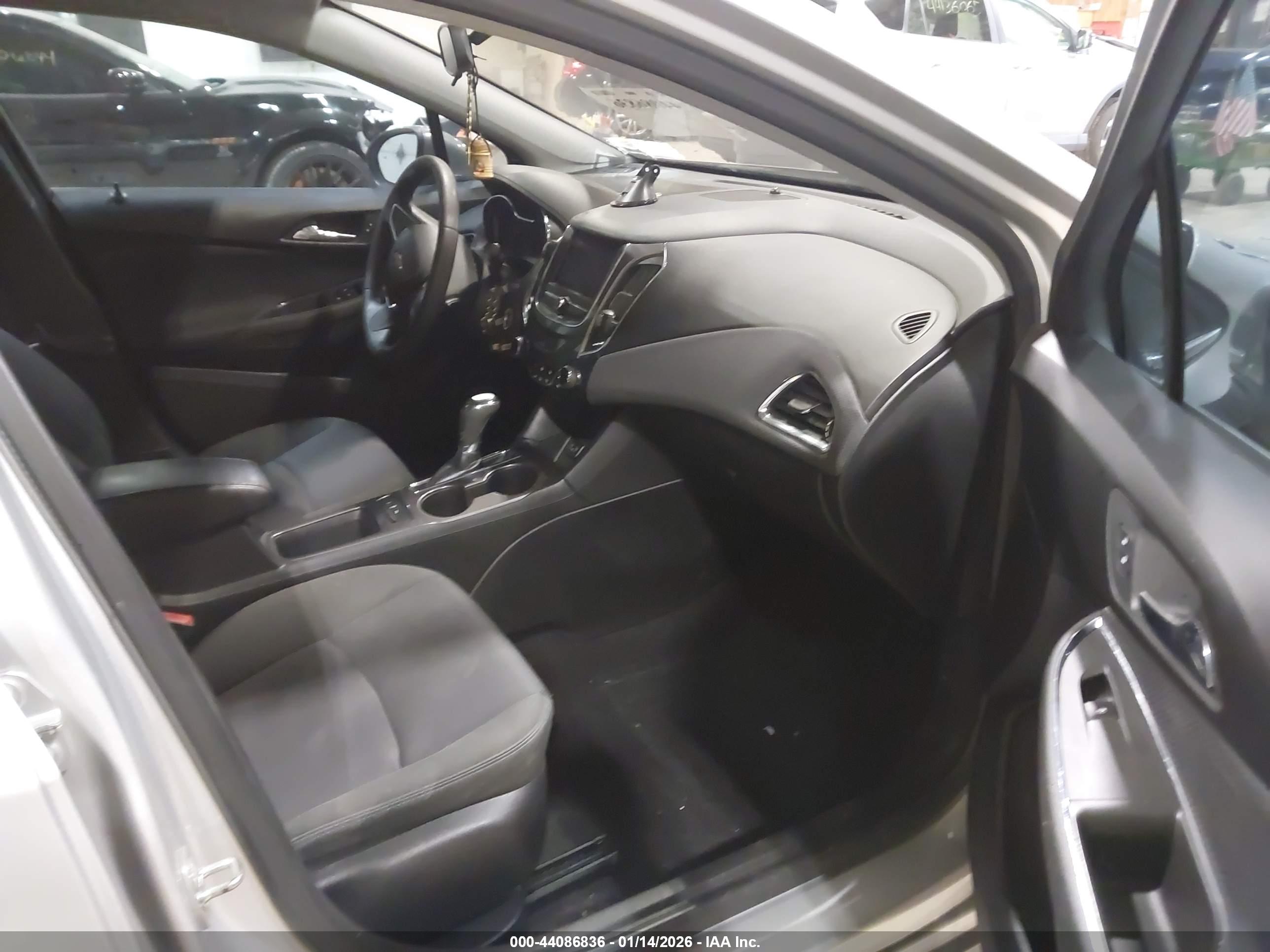 CHEVROLET CRUZE image 5