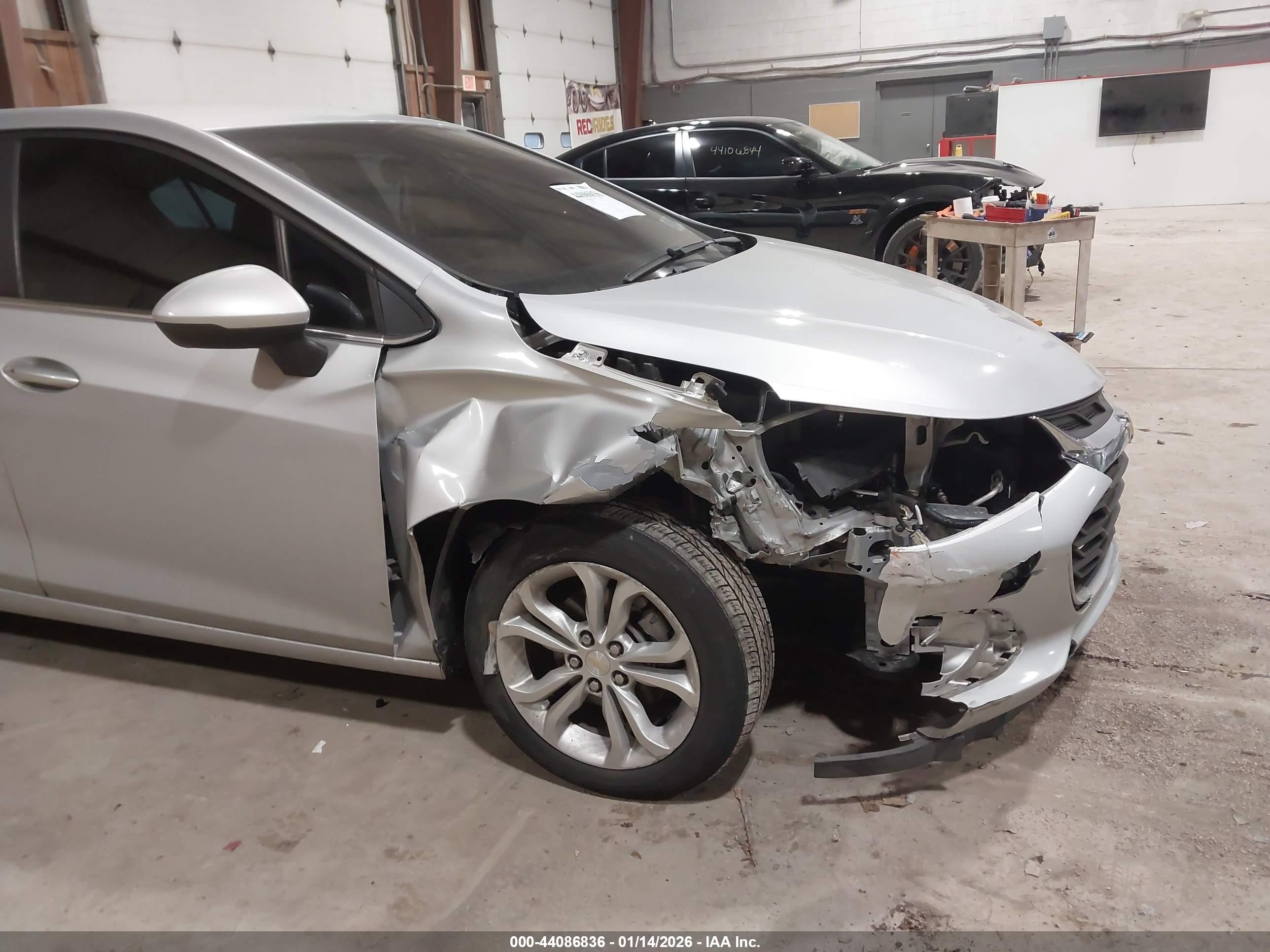 CHEVROLET CRUZE image 6