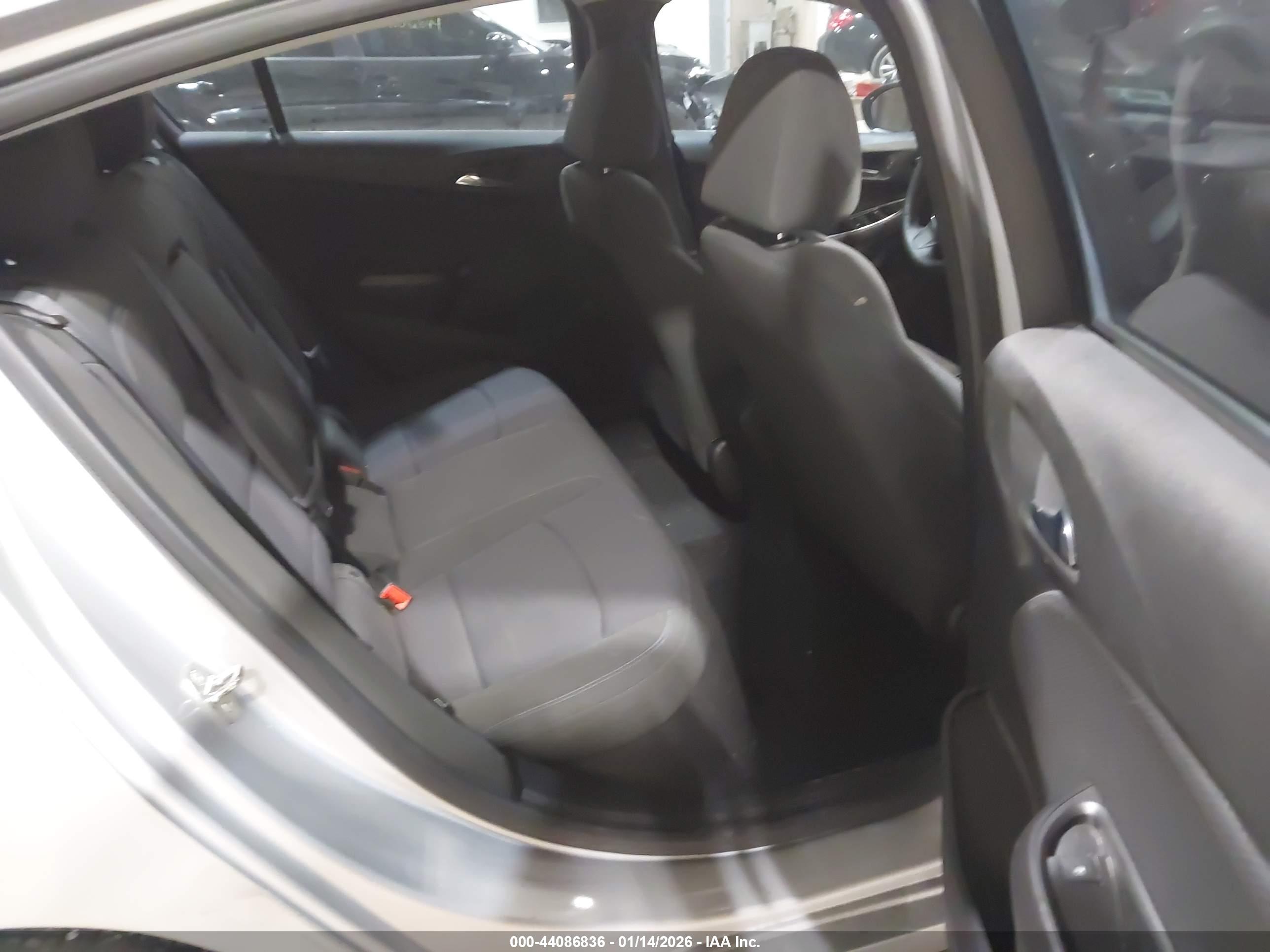 CHEVROLET CRUZE image 8
