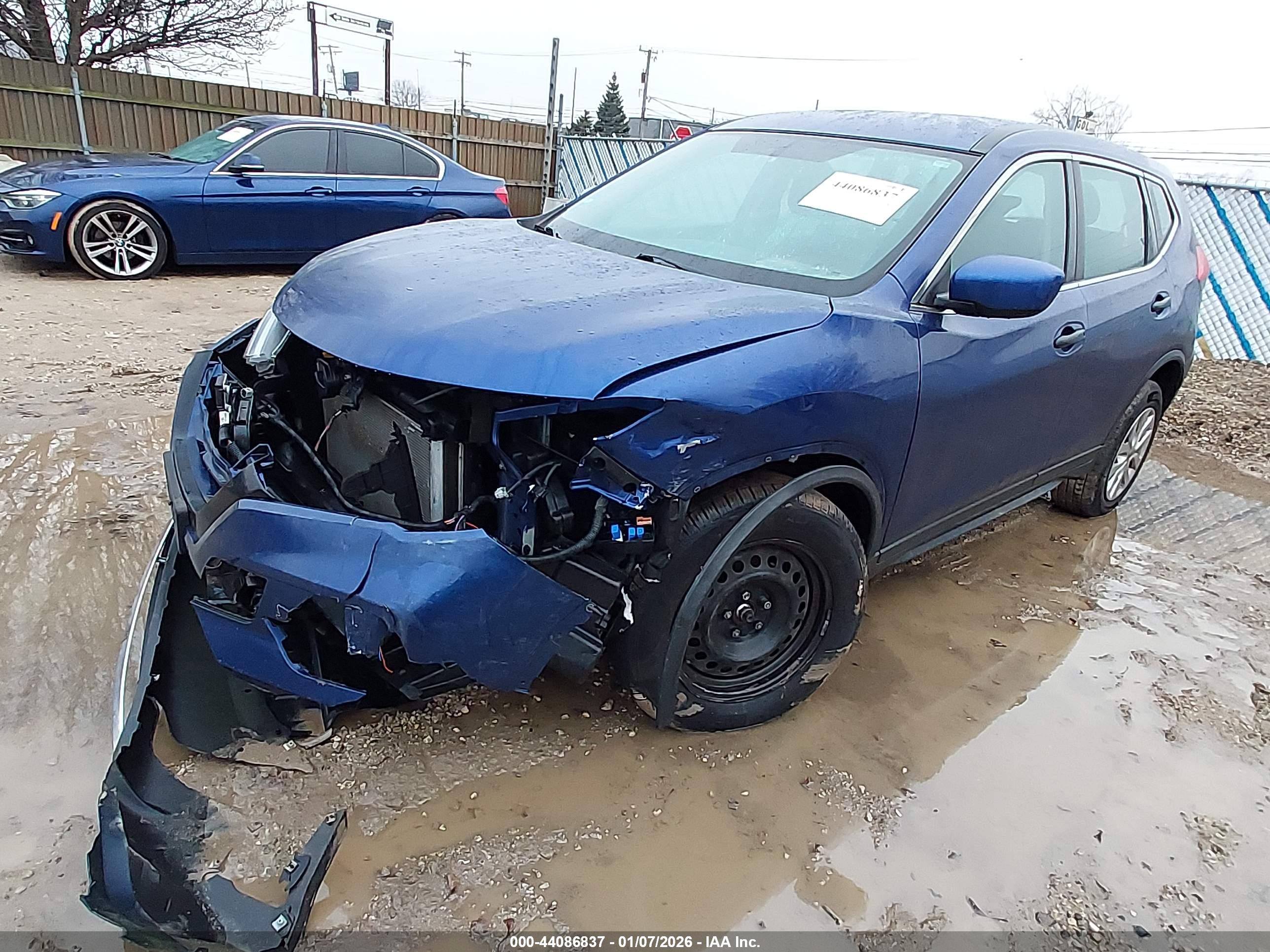NISSAN ROGUE image 2