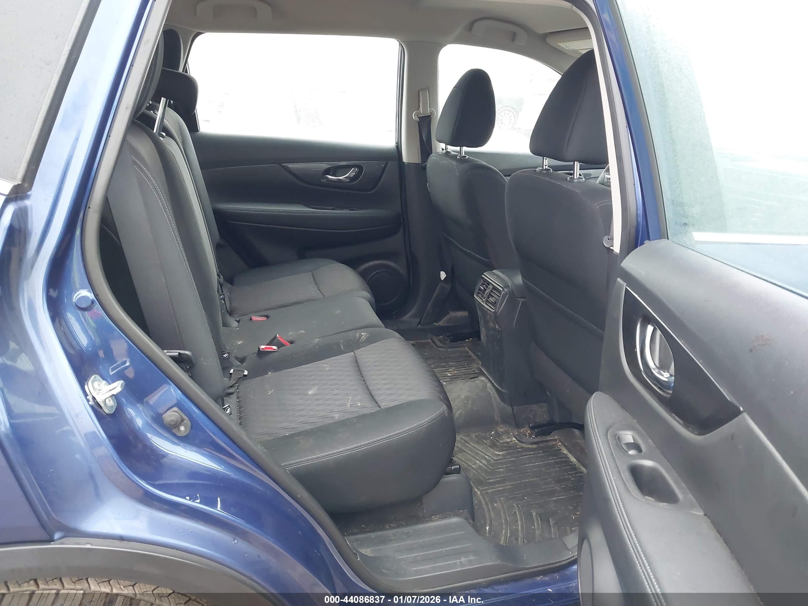 NISSAN ROGUE image 8