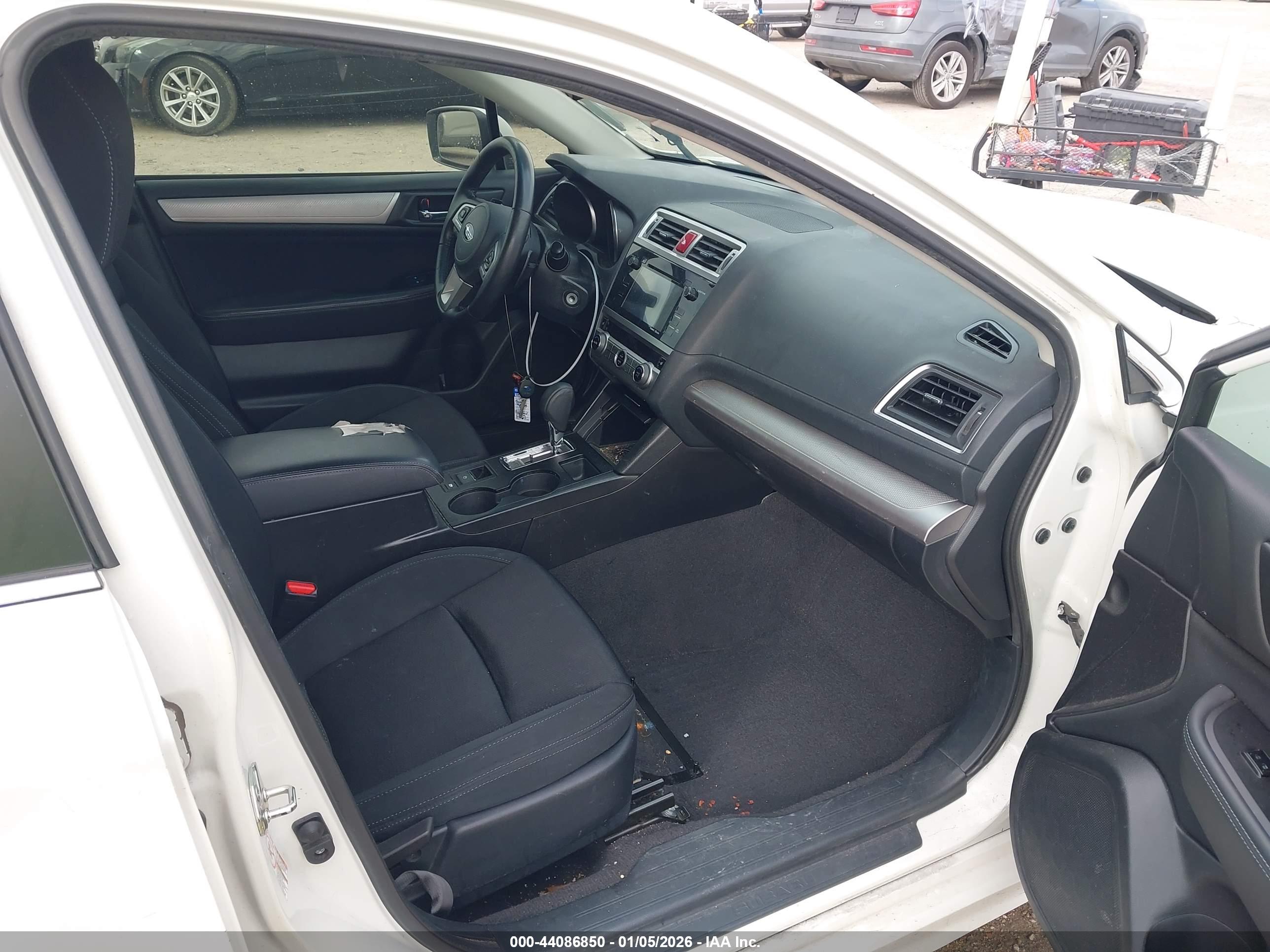 SUBARU LEGACY image 5