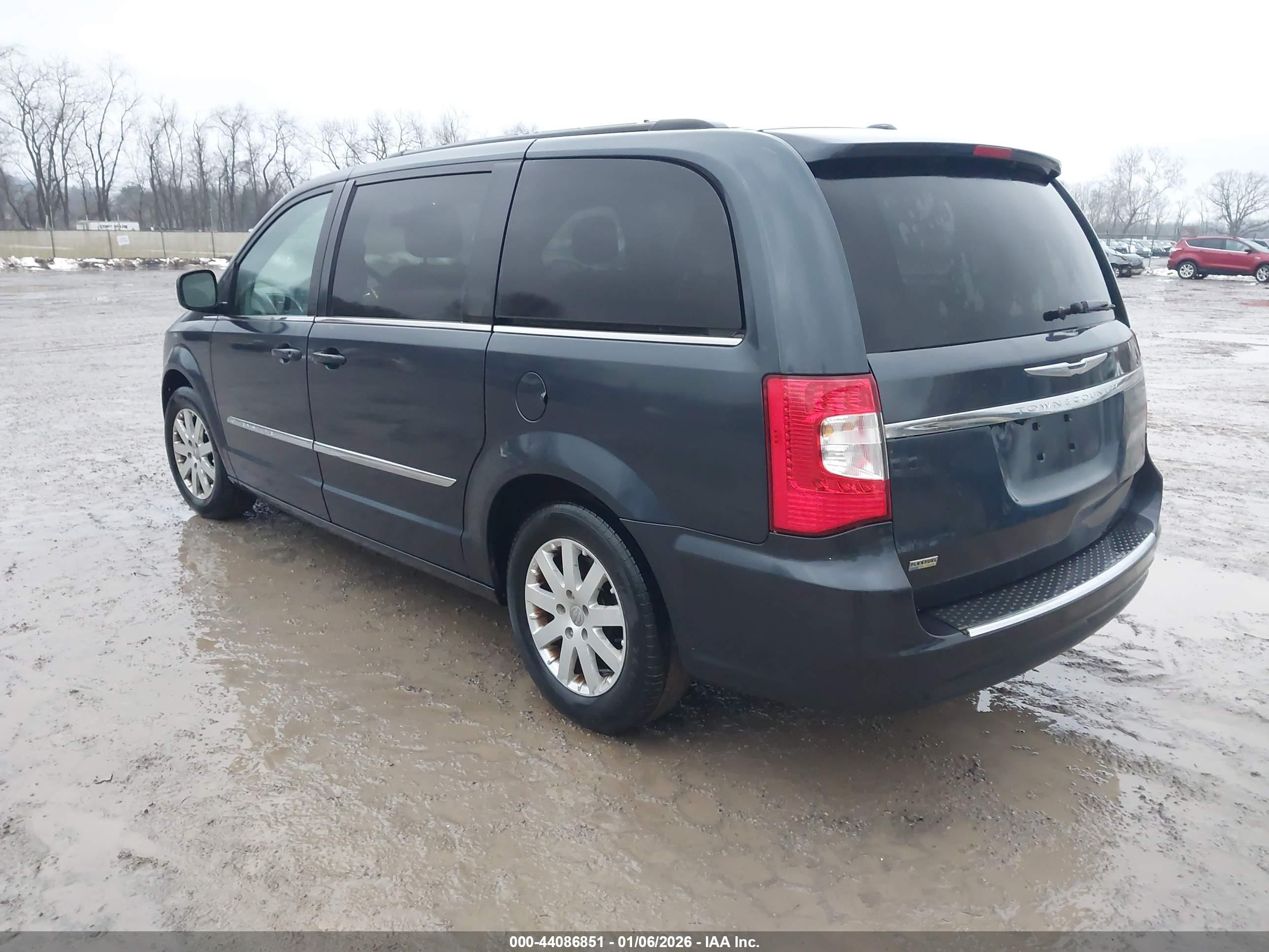 CHRYSLER TOWN image 3