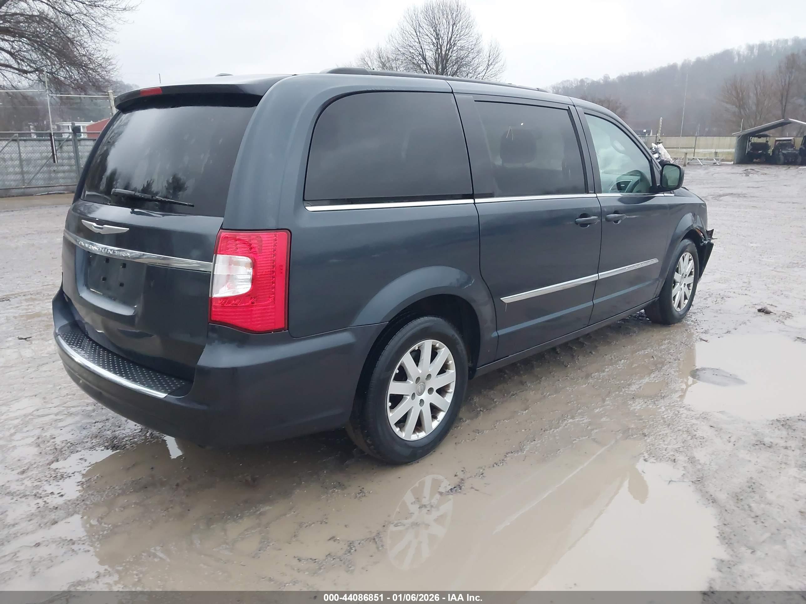 CHRYSLER TOWN image 4