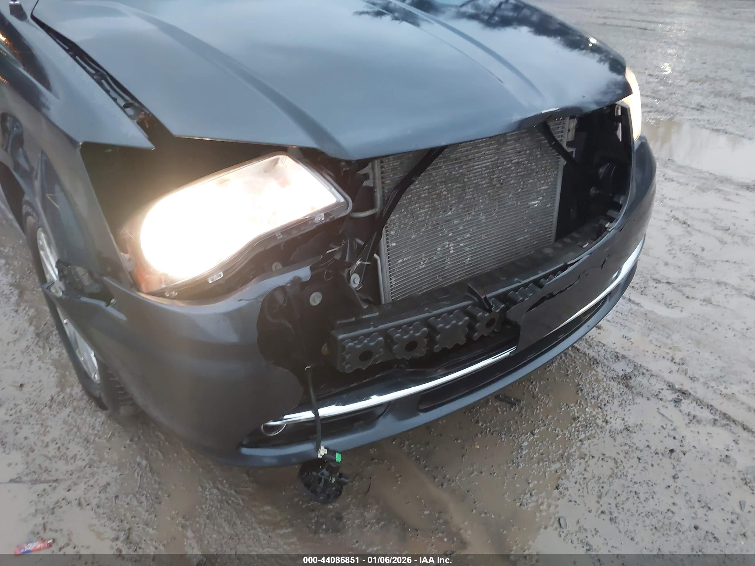 CHRYSLER TOWN image 6
