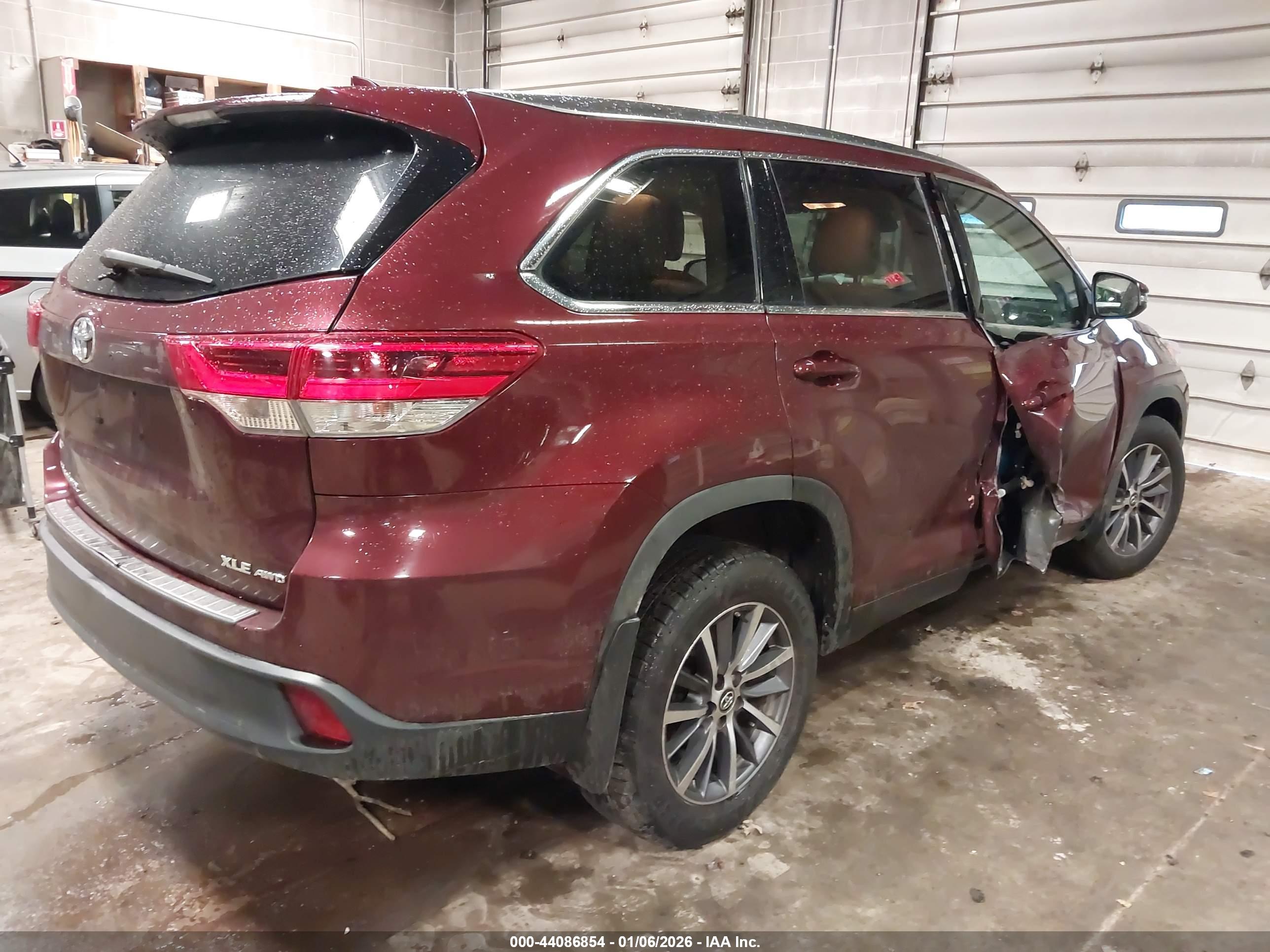 TOYOTA HIGHLANDER image 4