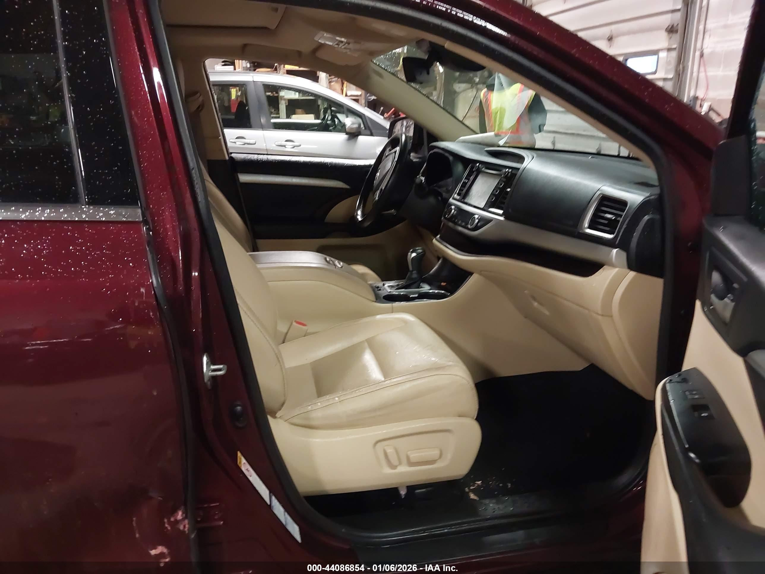 TOYOTA HIGHLANDER image 5