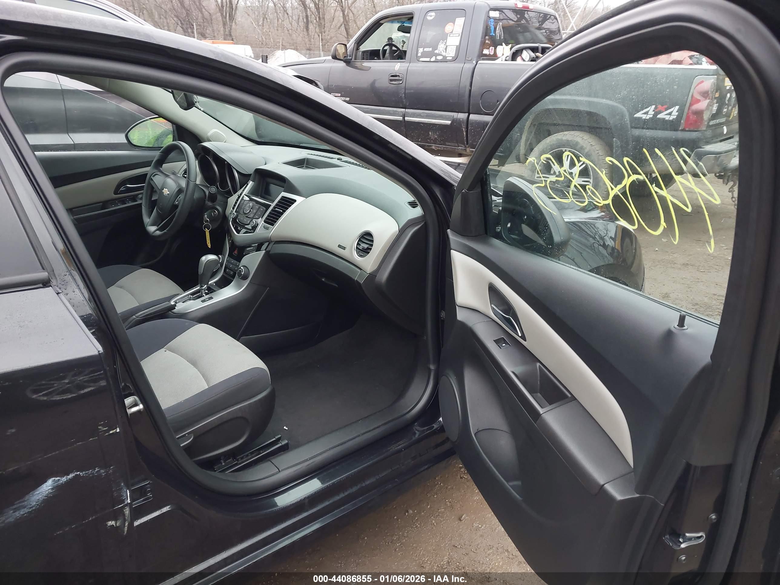 CHEVROLET CRUZE image 5