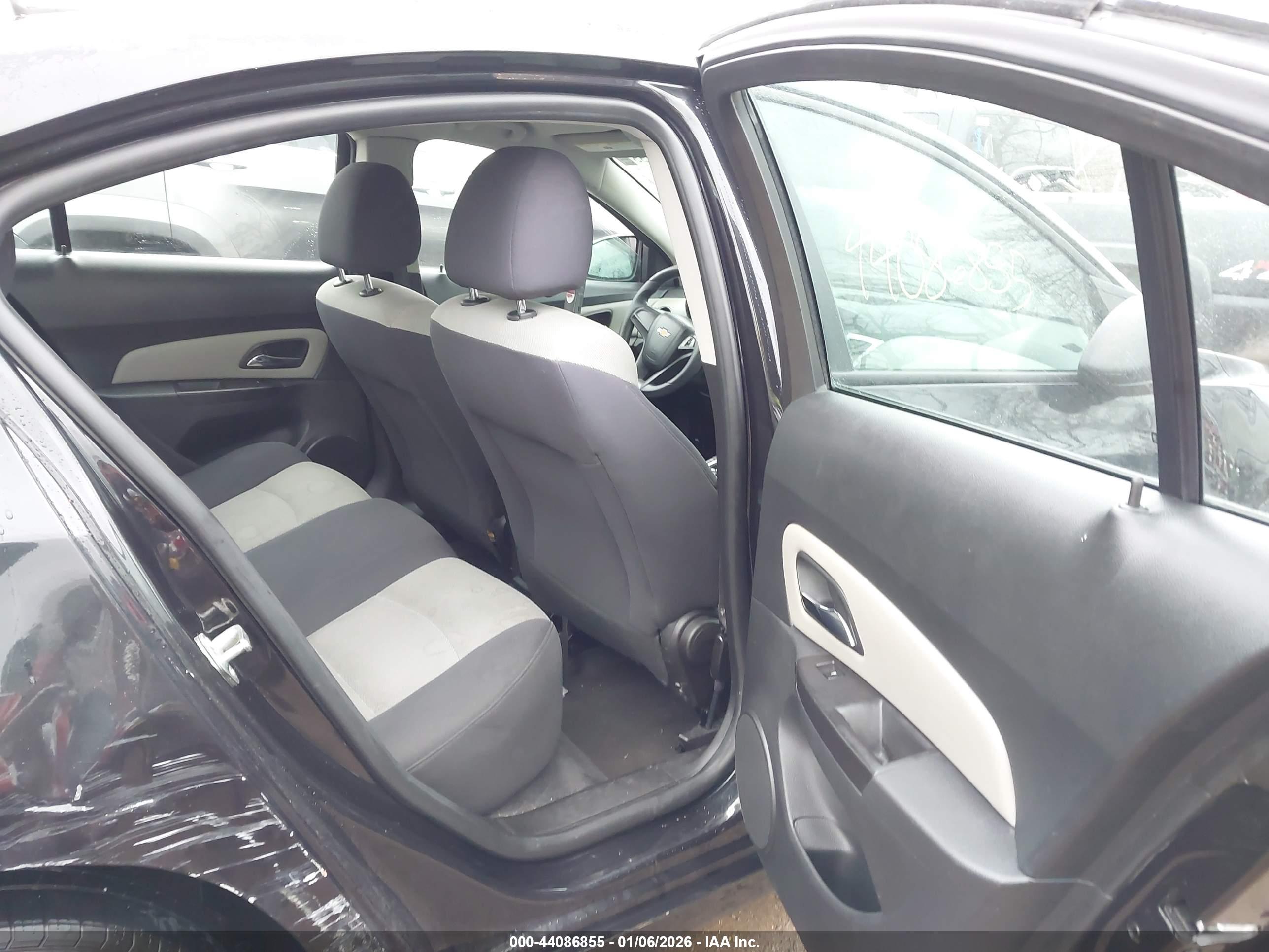 CHEVROLET CRUZE image 8
