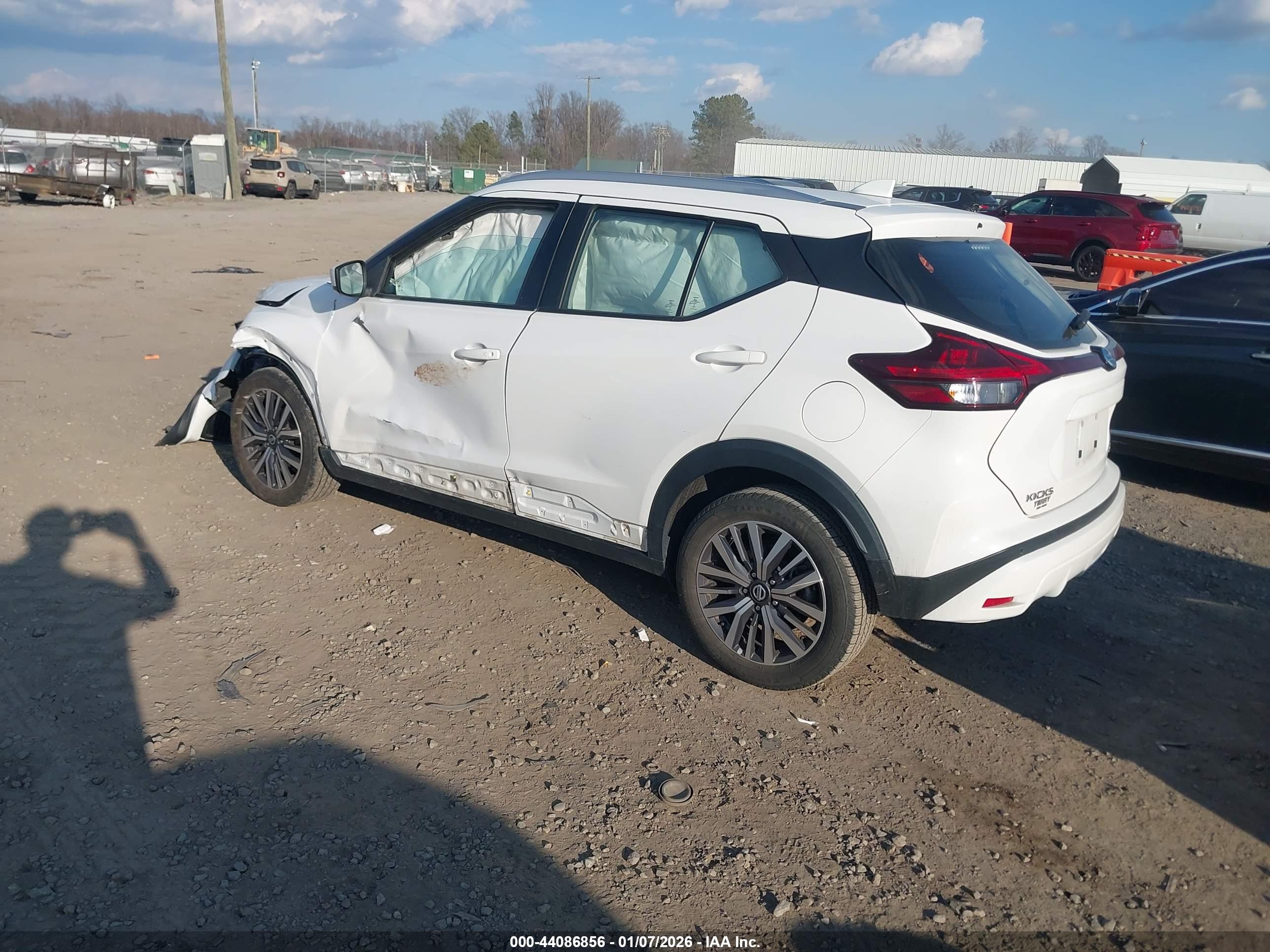 NISSAN KICKS image 3