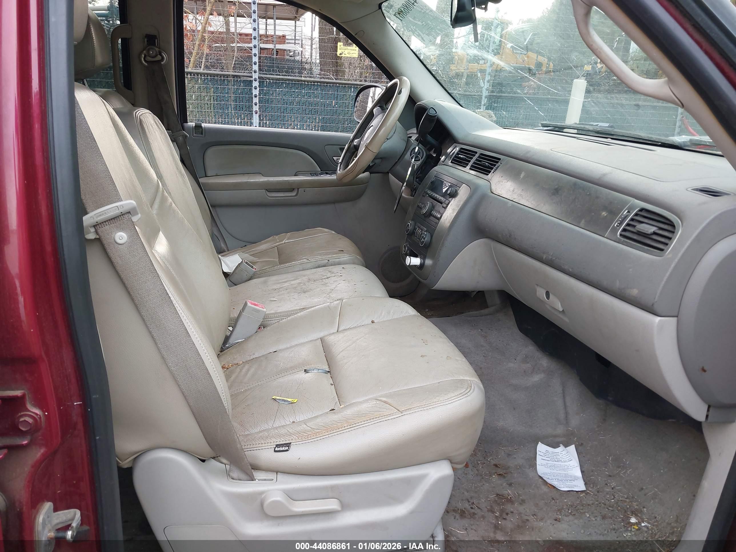 CHEVROLET TAHOE image 5