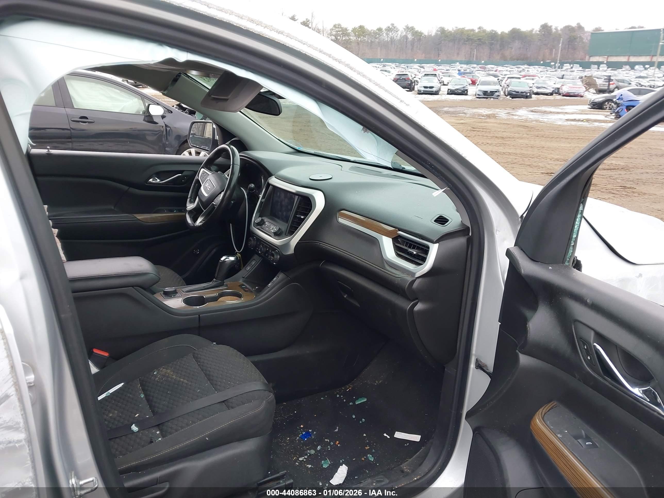 GMC ACADIA image 5
