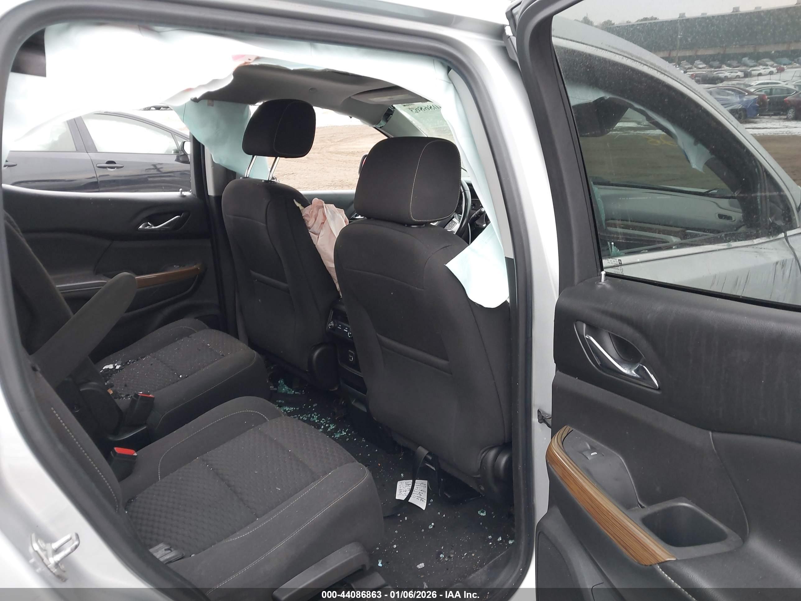 GMC ACADIA image 8