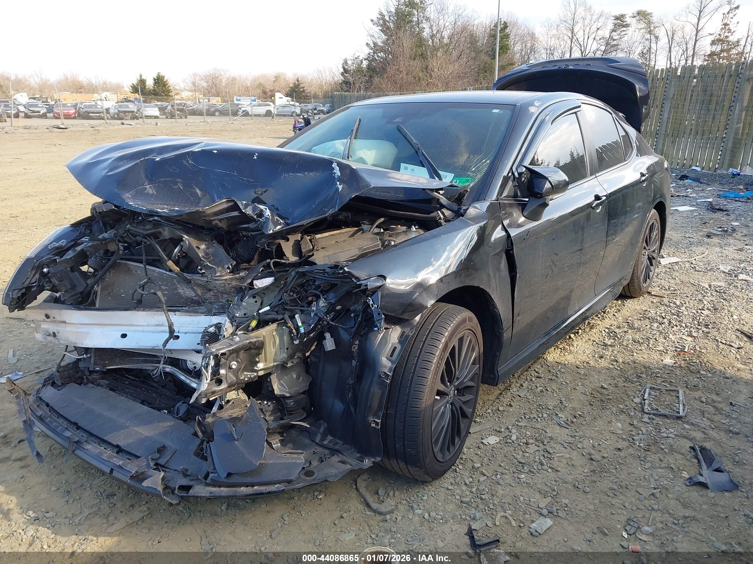 TOYOTA CAMRY image 2
