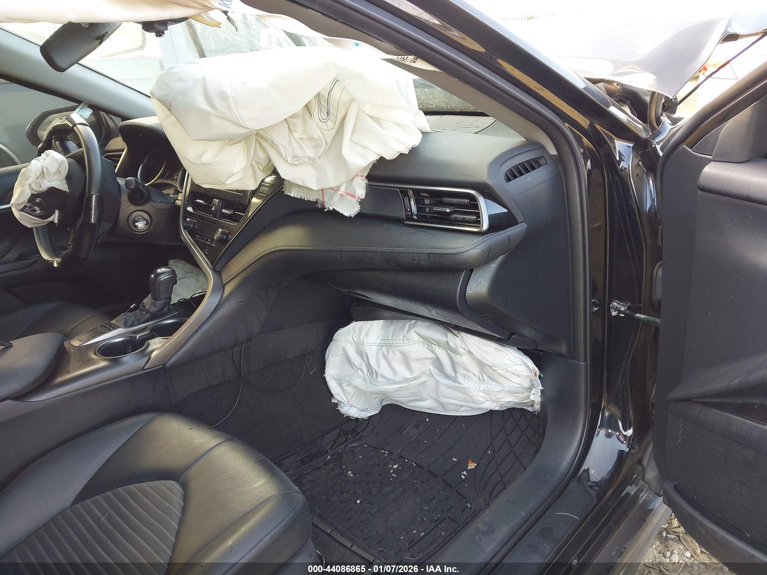 TOYOTA CAMRY image 5