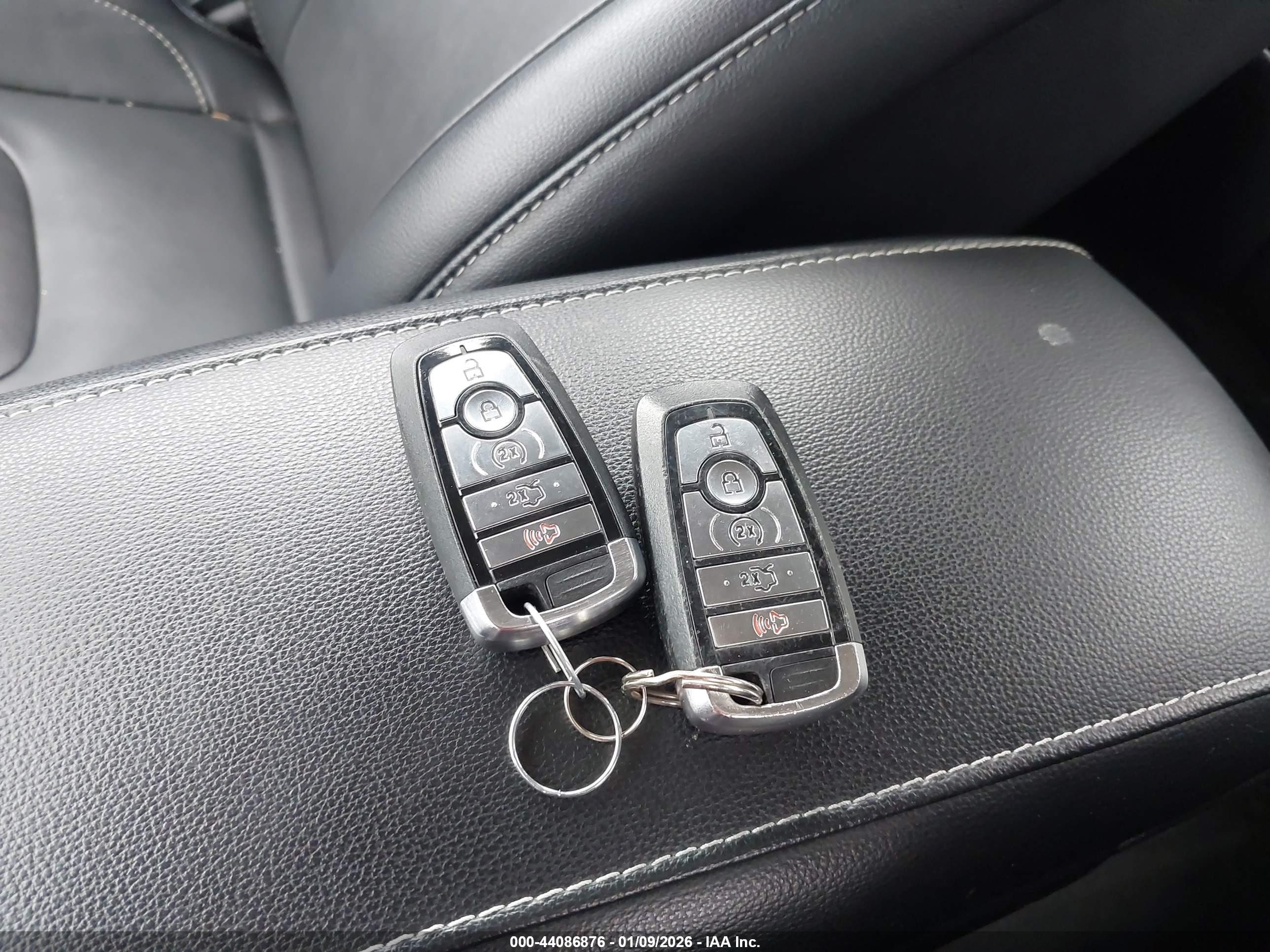 FORD FUSION image 11