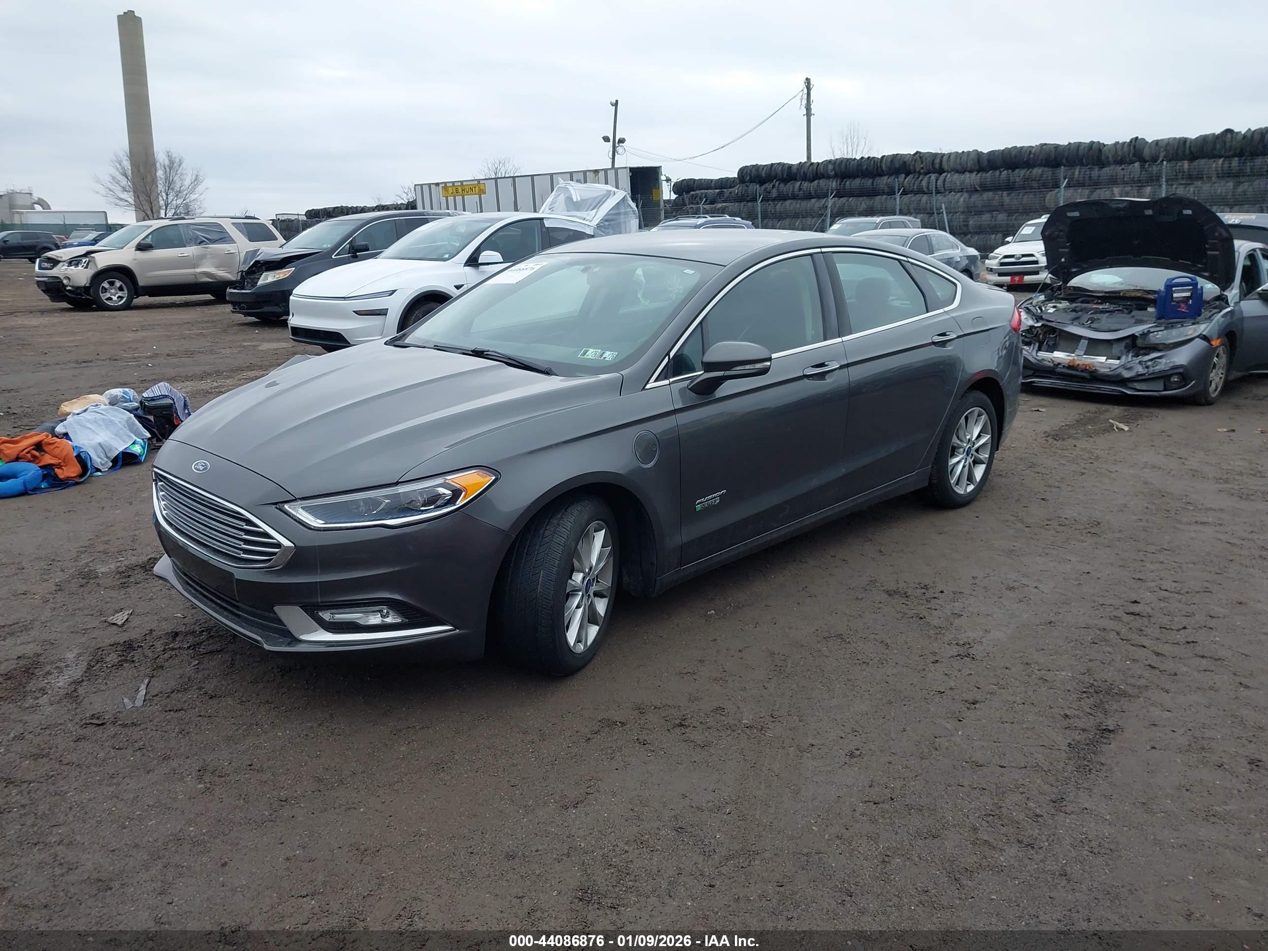 FORD FUSION image 2