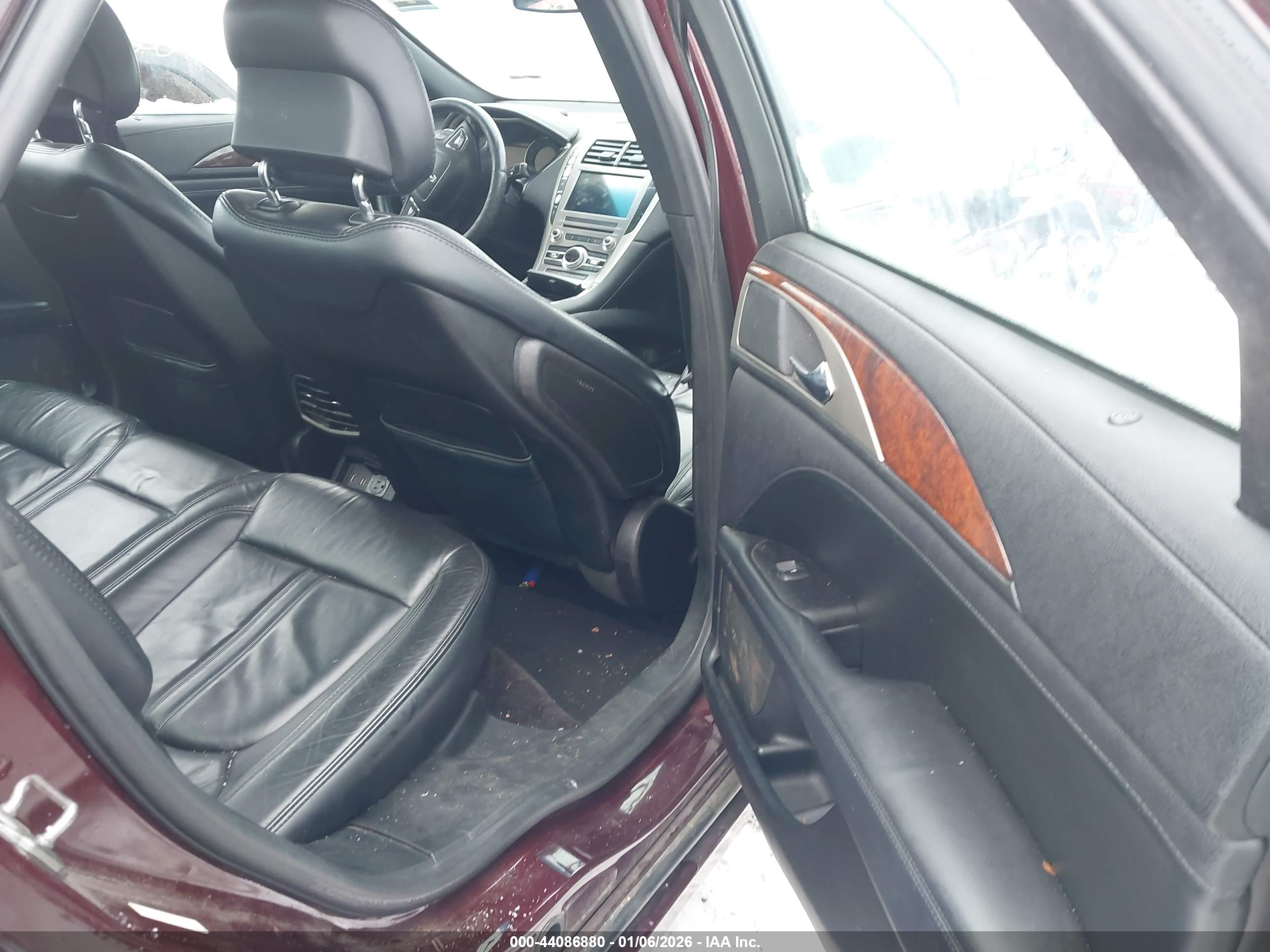 LINCOLN MKZ image 8