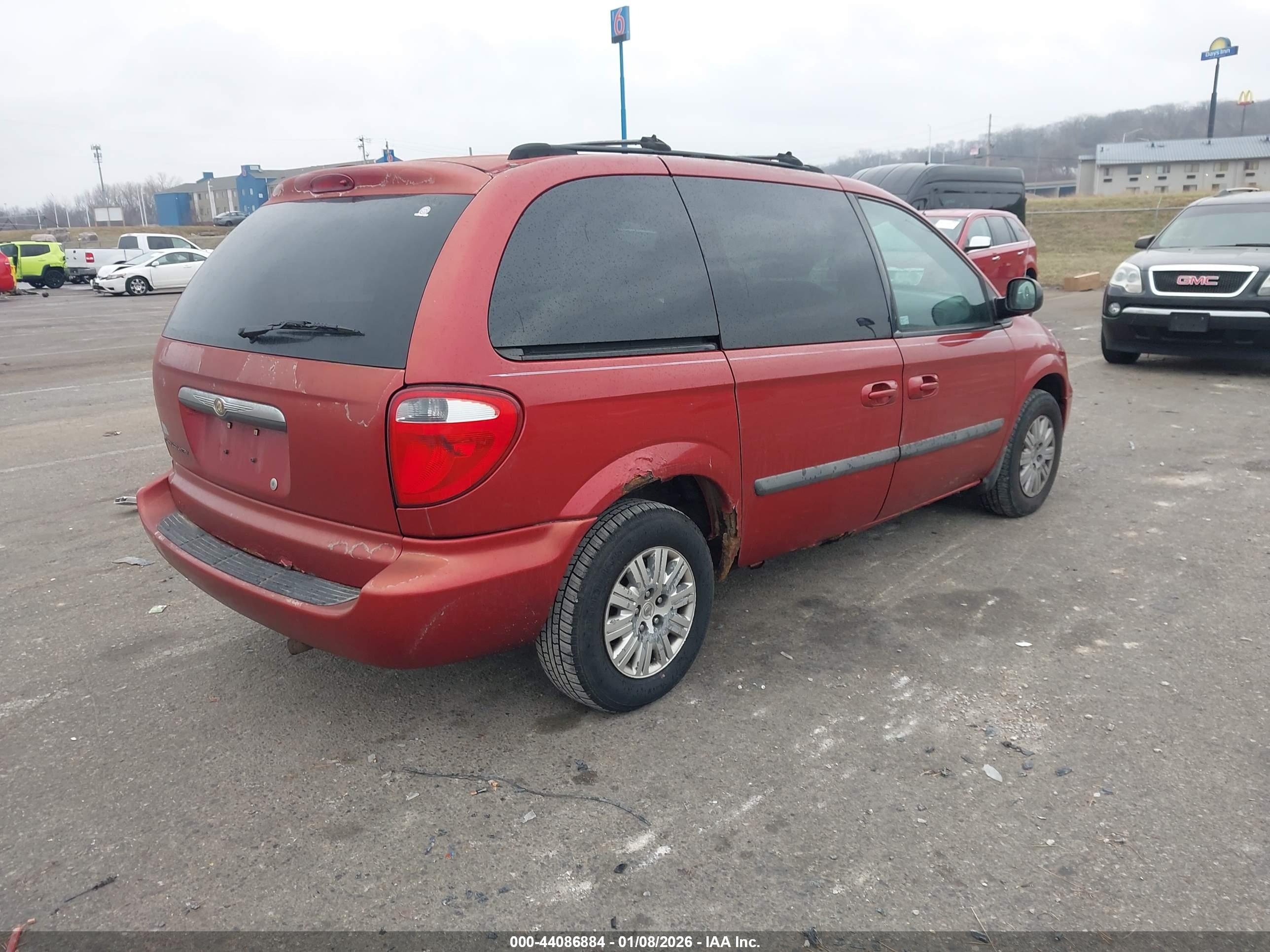 CHRYSLER TOWN image 4