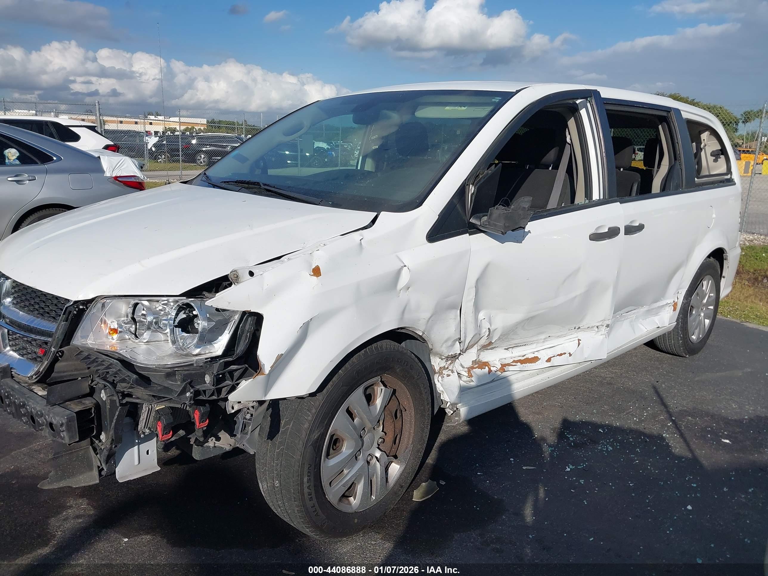 DODGE GRAND image 6
