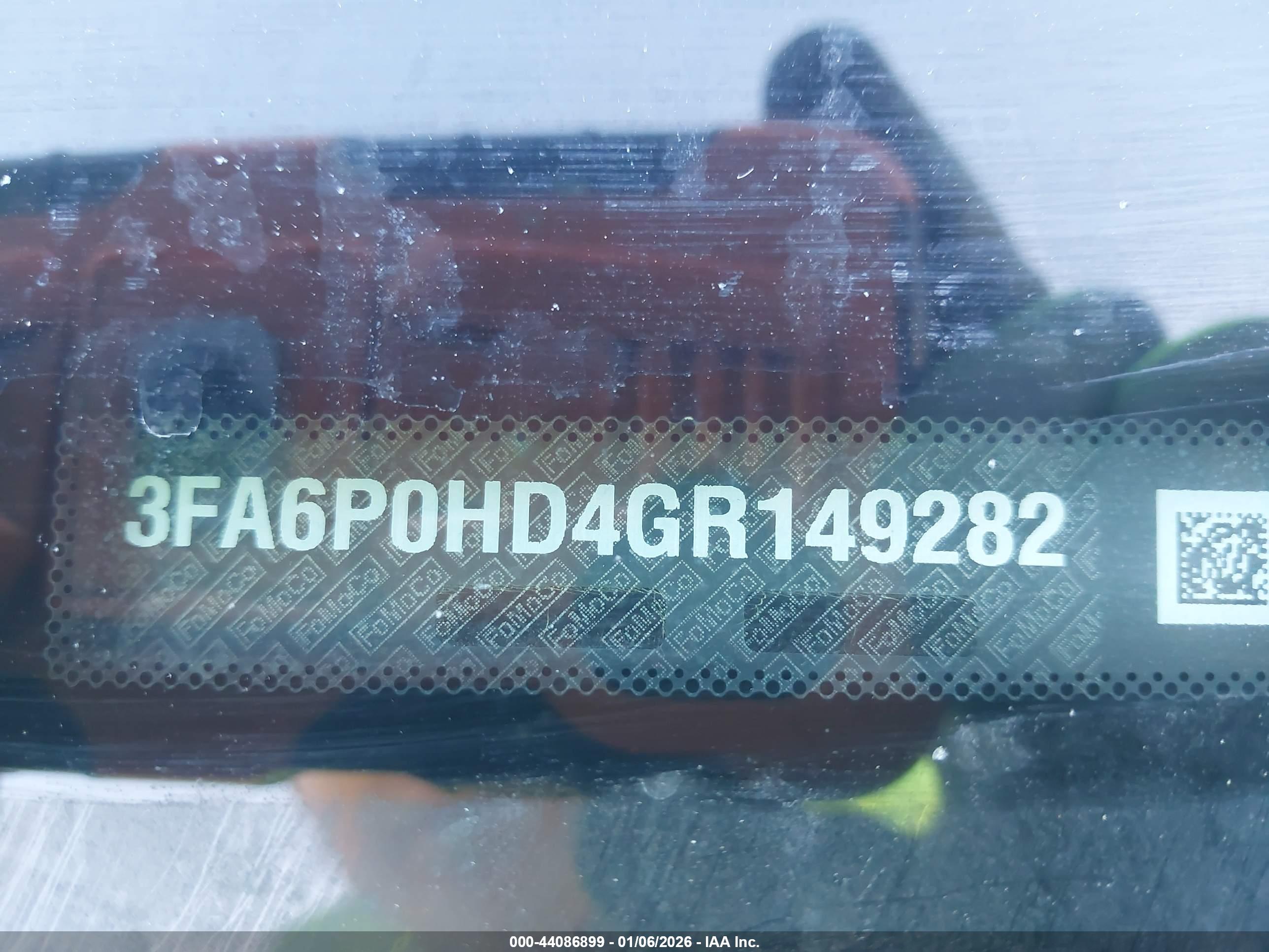 FORD FUSION image 9