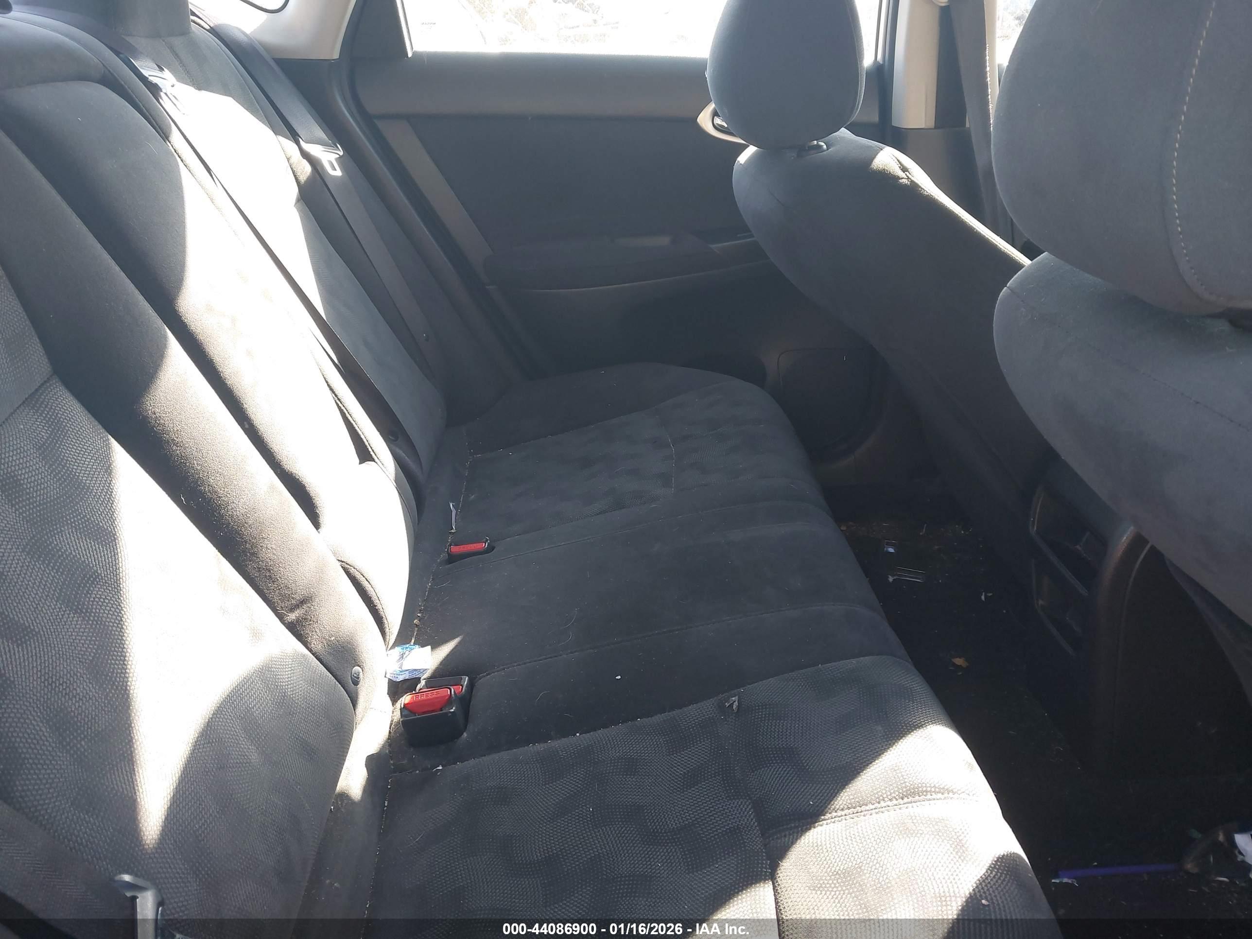 NISSAN SENTRA image 8