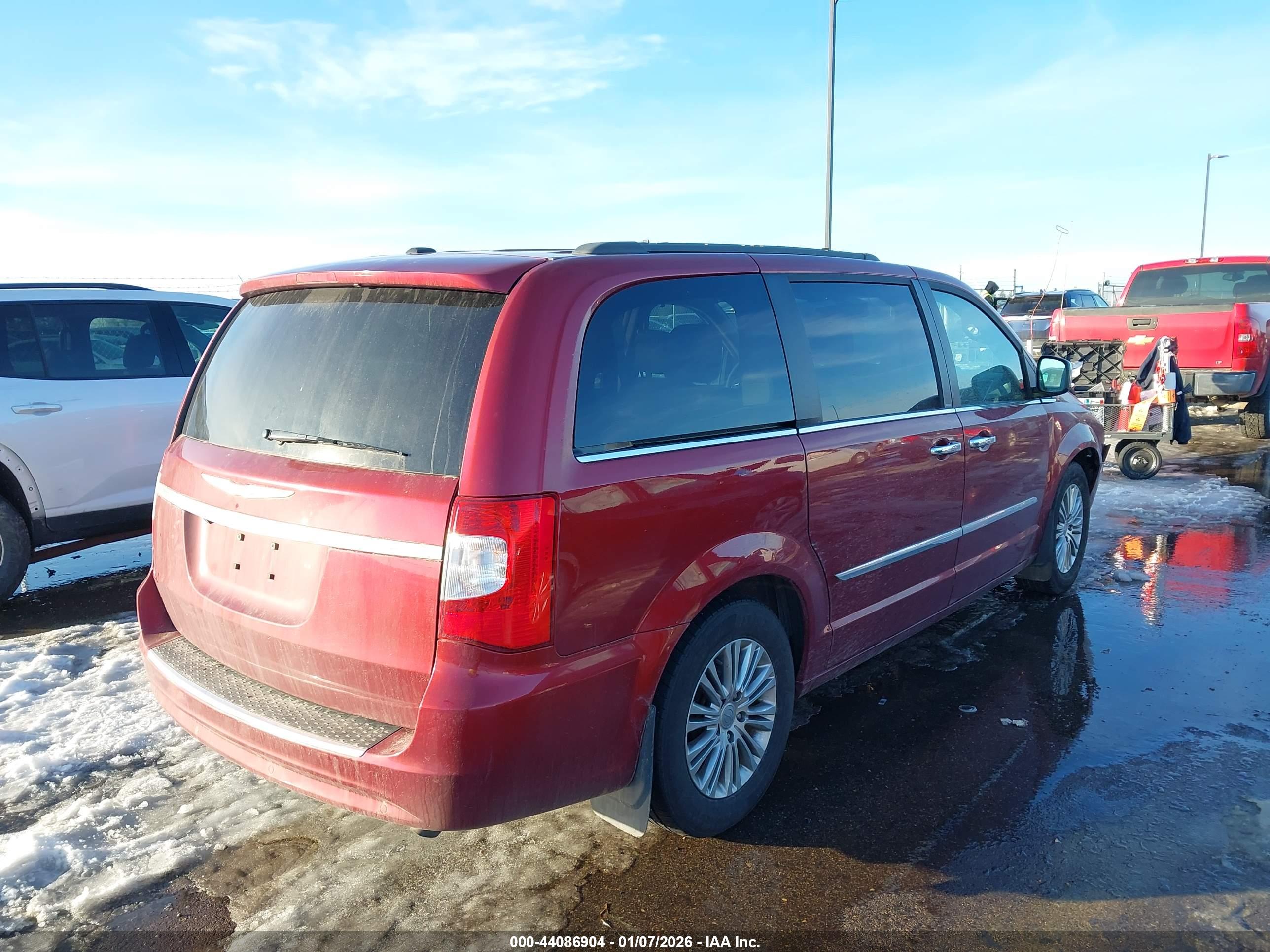 CHRYSLER TOWN image 4