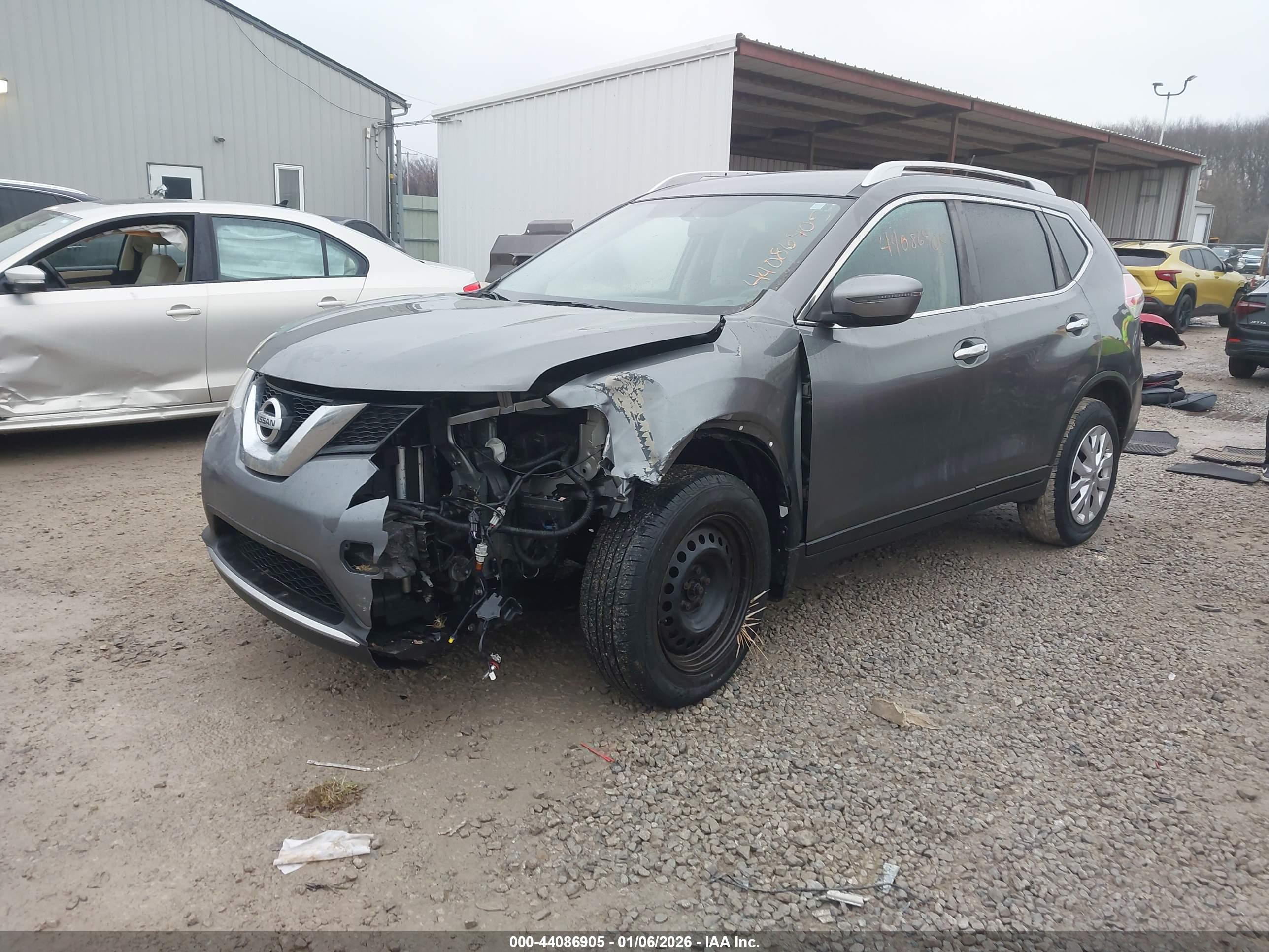 NISSAN ROGUE image 2