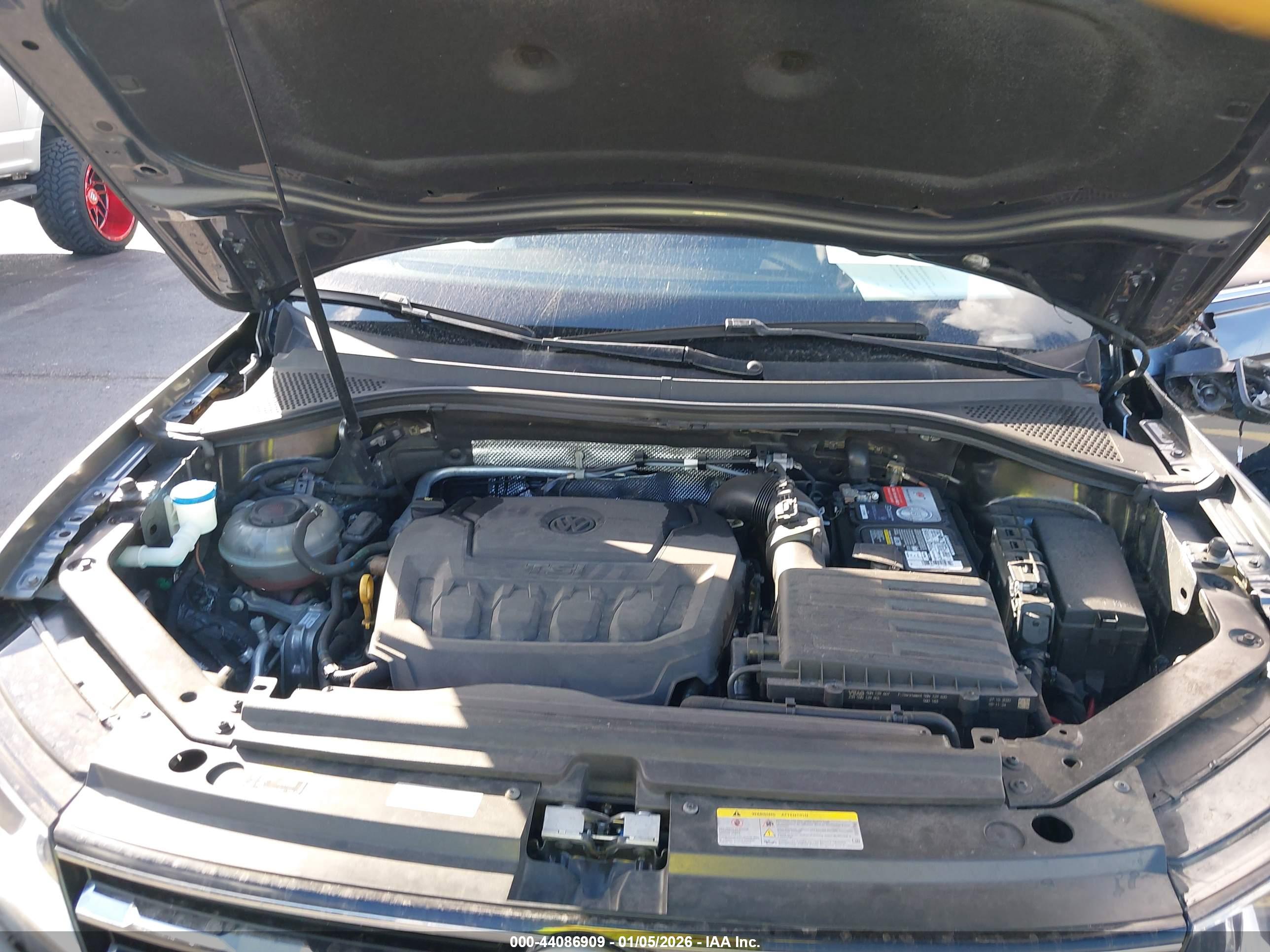 VOLKSWAGEN TIGUAN image 10