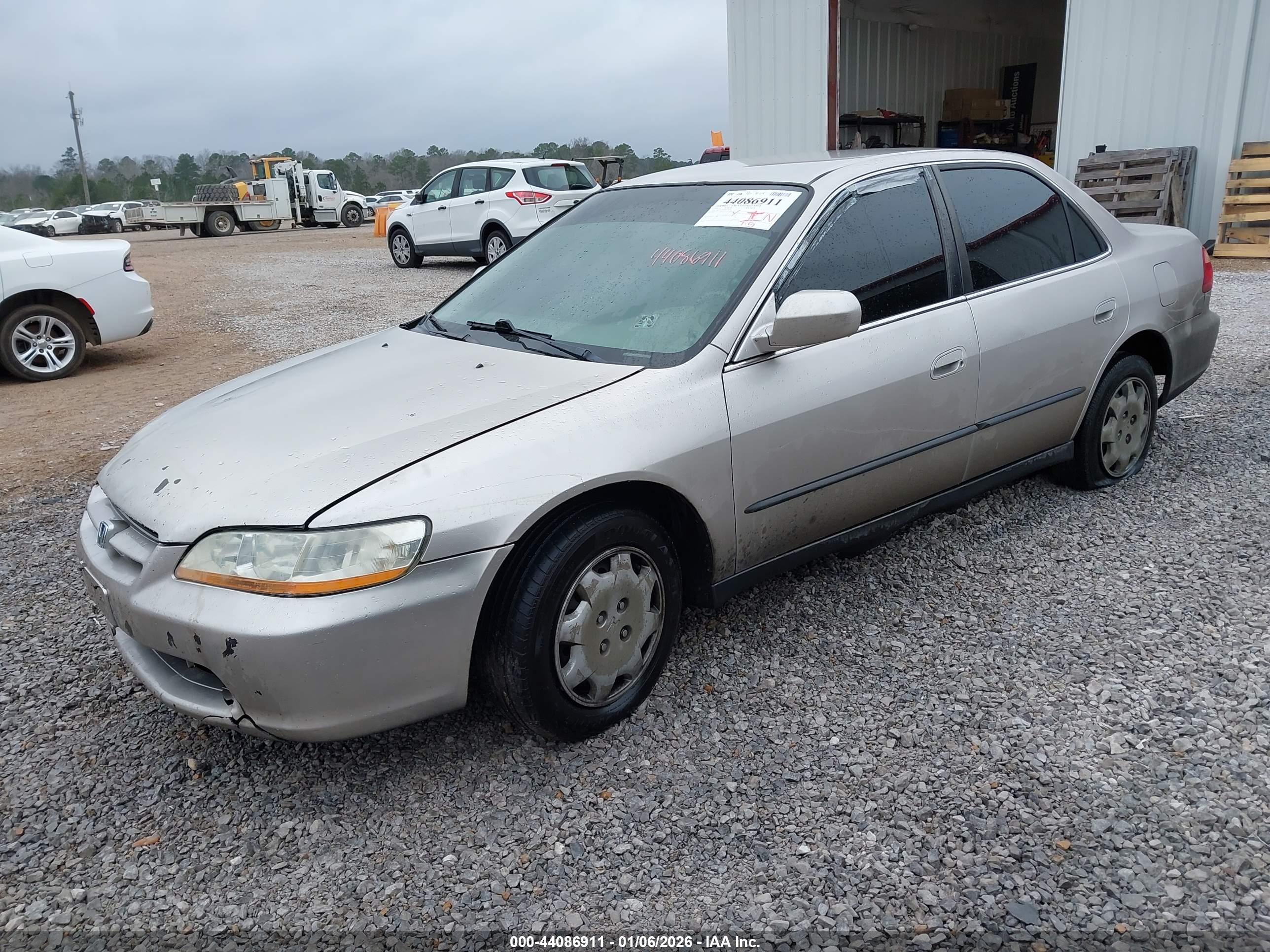 HONDA ACCORD image 2