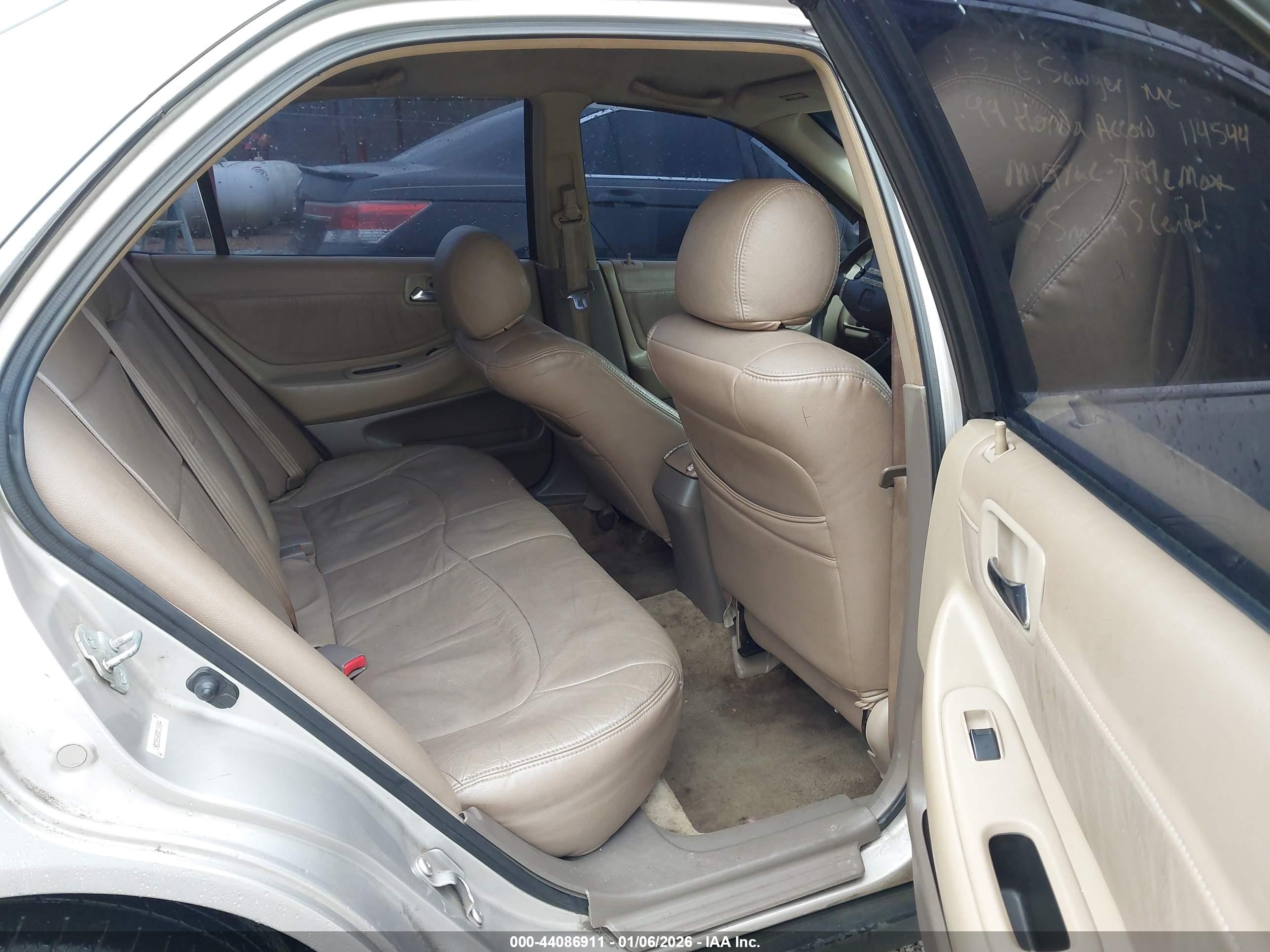 HONDA ACCORD image 8