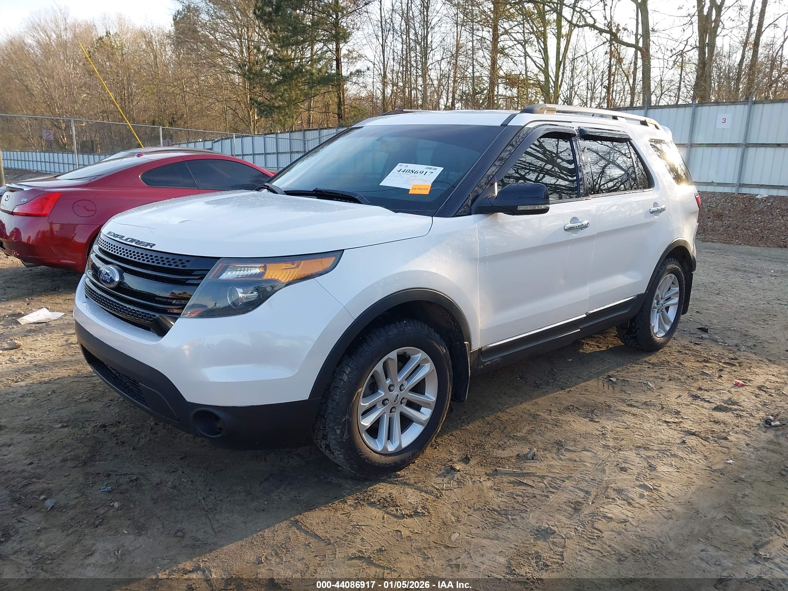 FORD EXPLORER image 2