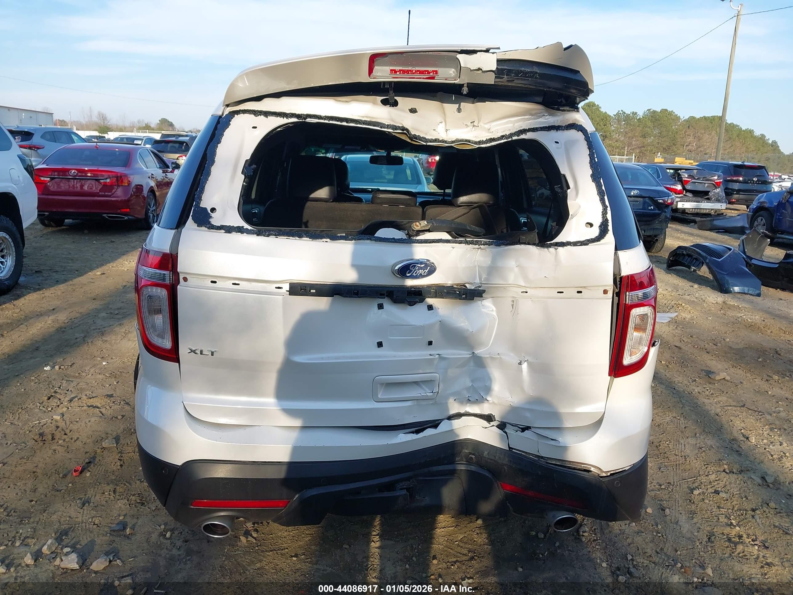 FORD EXPLORER image 6